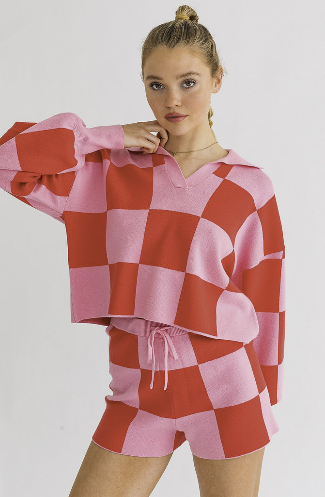 CHECK IN TIME CROPPED SWEATER