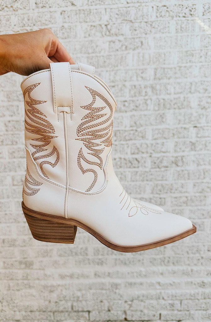 STEPPING OUT BOOT