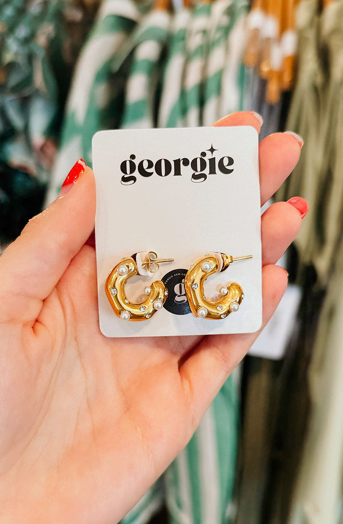 GEORGIE CAPRI HAMMER PEARL HOOPS