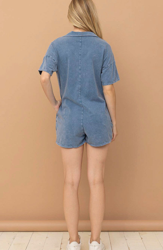 THE LOSSE BUTTONED ROMPER