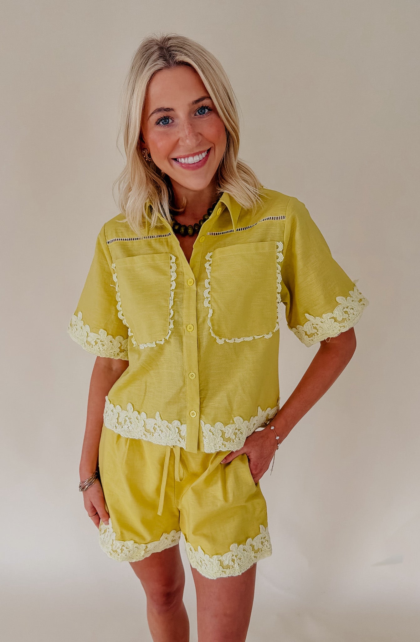 FRESH SQUEEZE TIE FRONT SHORTS