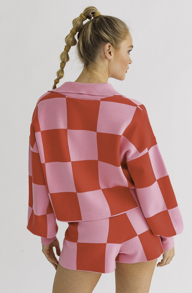 CHECK IN TIME CROPPED SWEATER