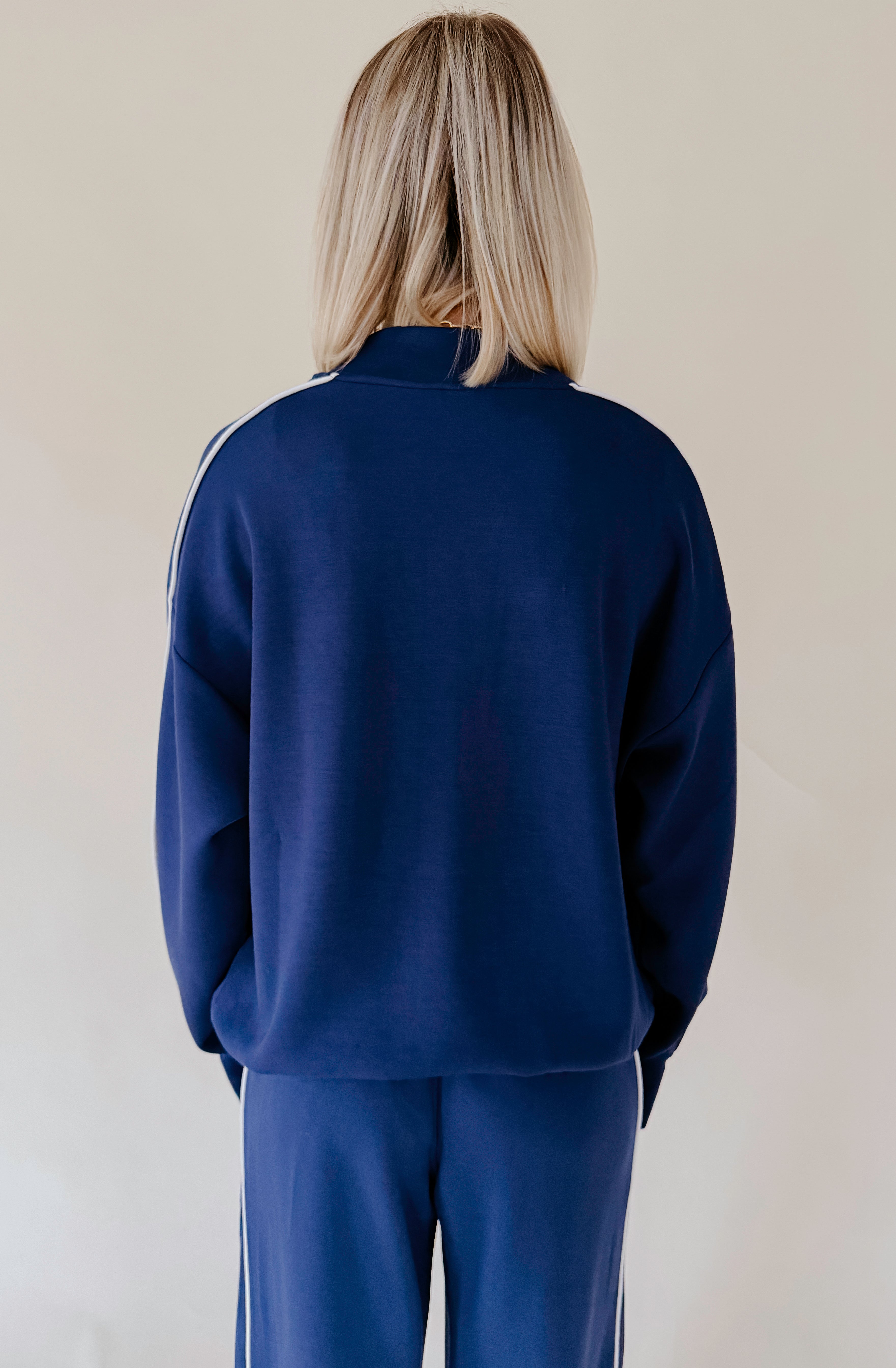 LIGHT AS AIR MODAL SCUBA TOP WITH PIPING