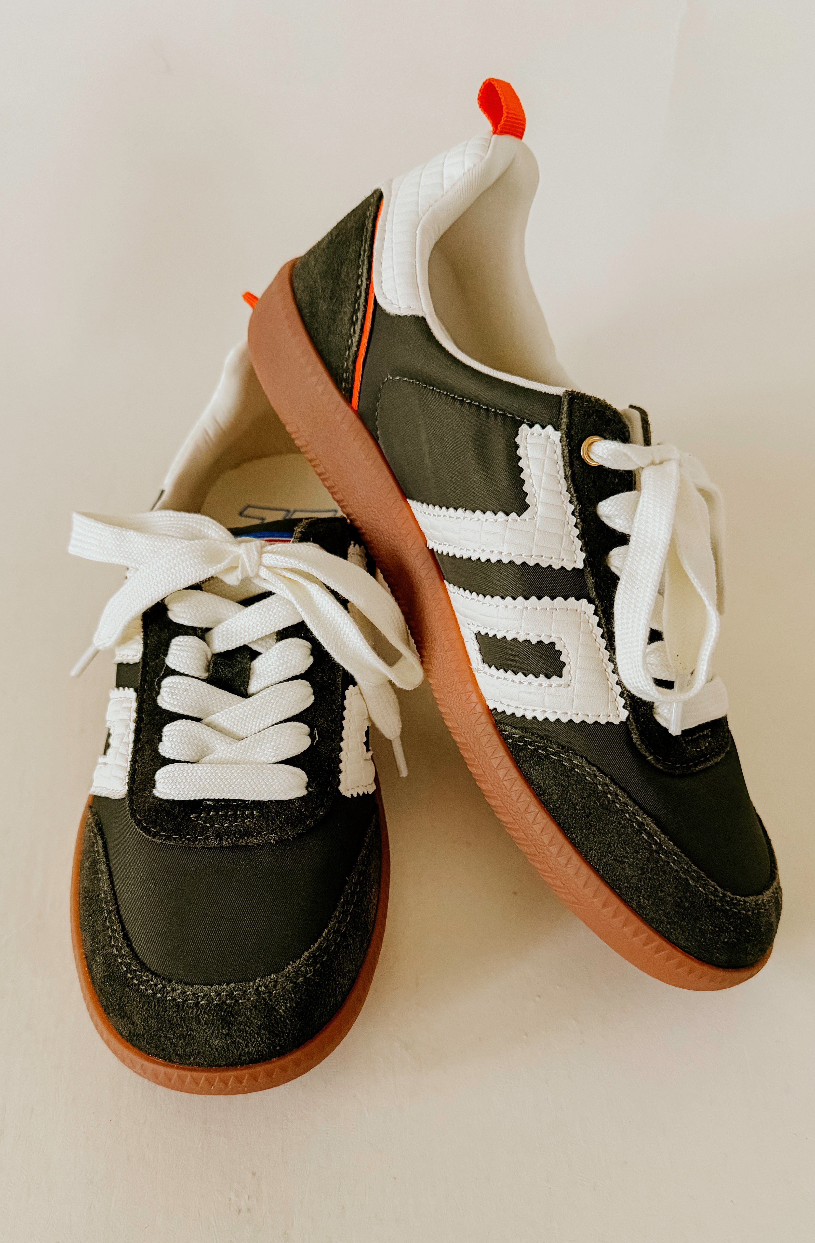 BACK 70 GHOST SNEAKERS