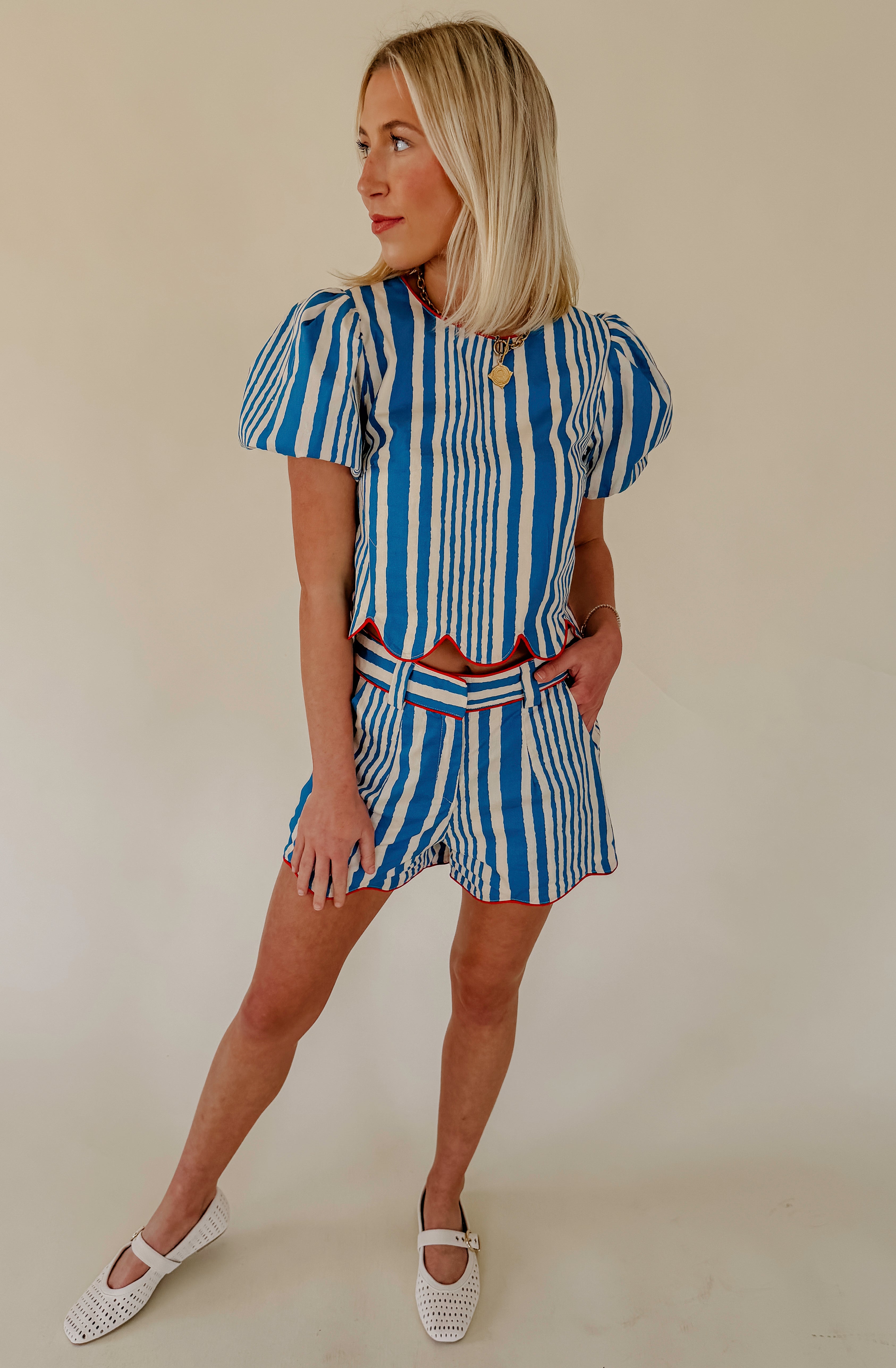 RIGHT DOWN THE LINE SCALLOPED TOP