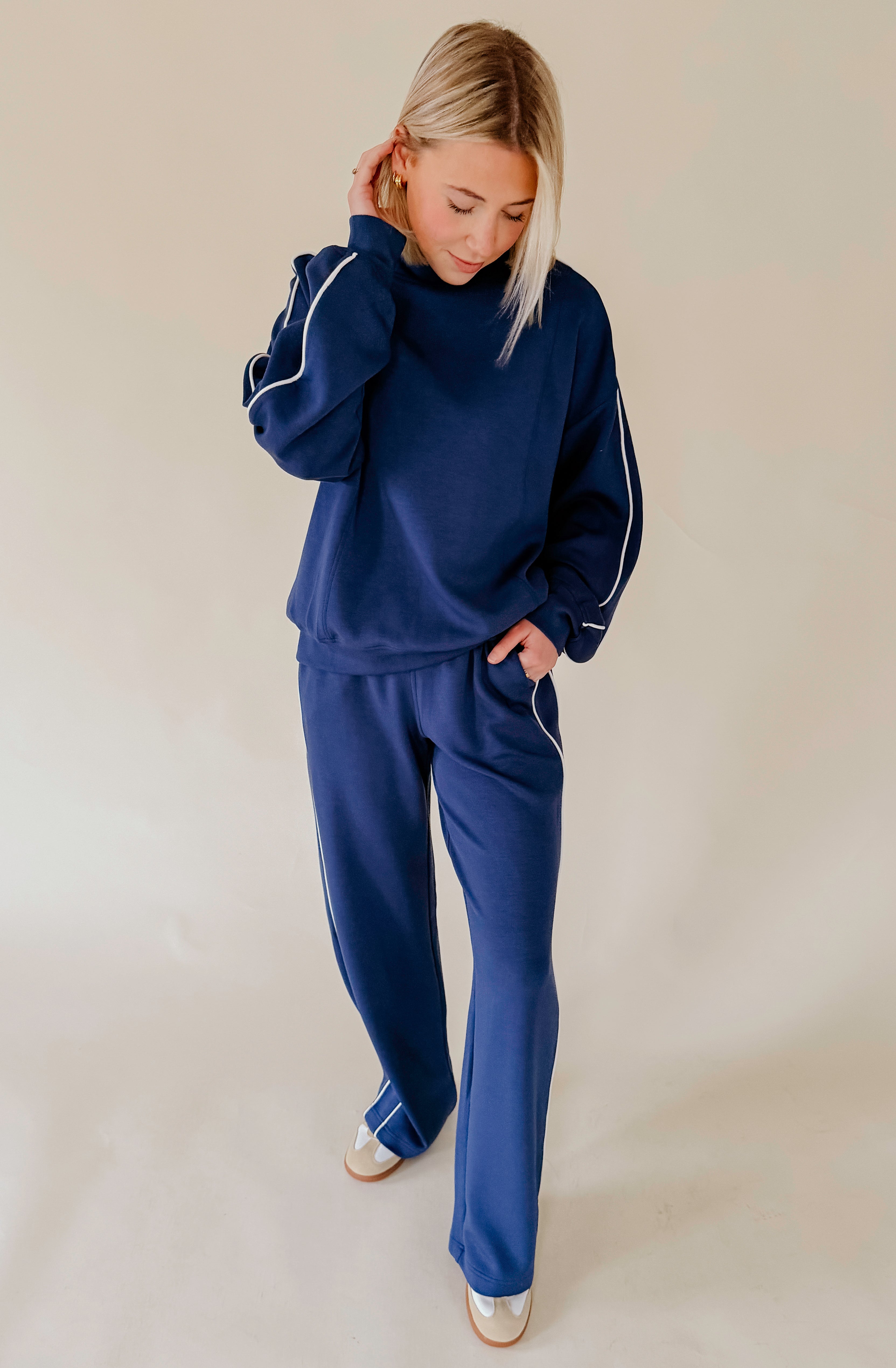 LIGHT AS AIR MODAL SCUBA TOP WITH PIPING