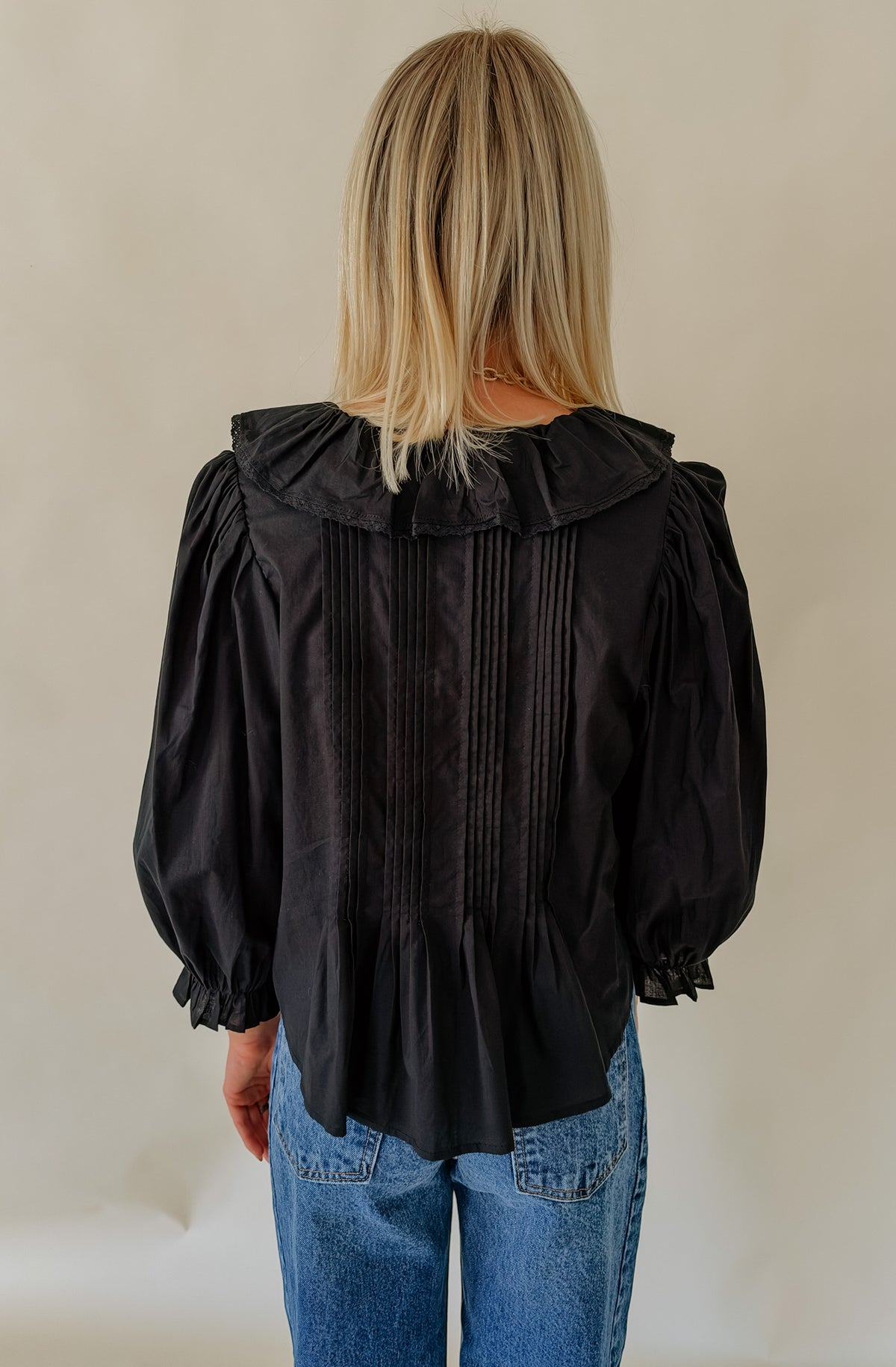 TAKE TIME RUFFLE BLOUSE