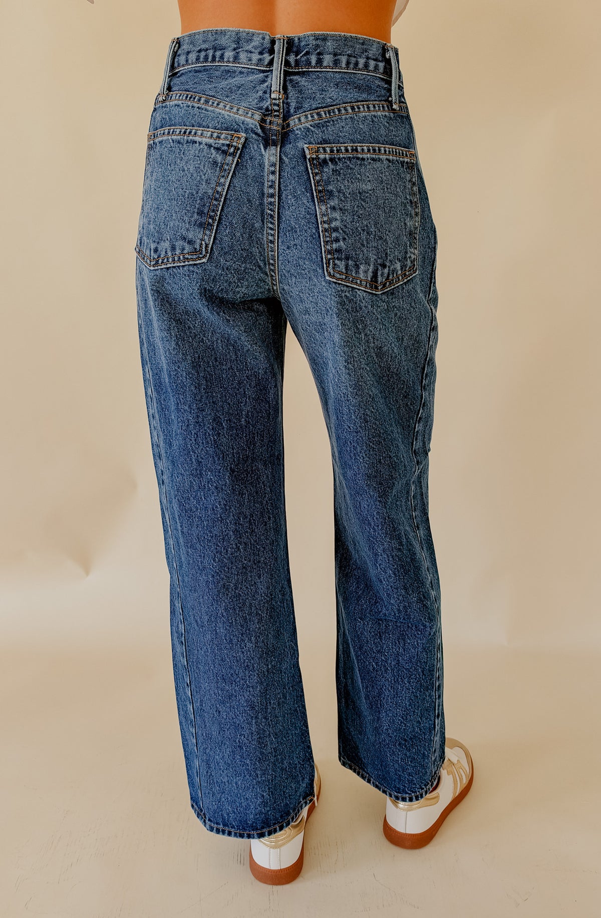 JUST BLACK BARREL JEAN TWIST