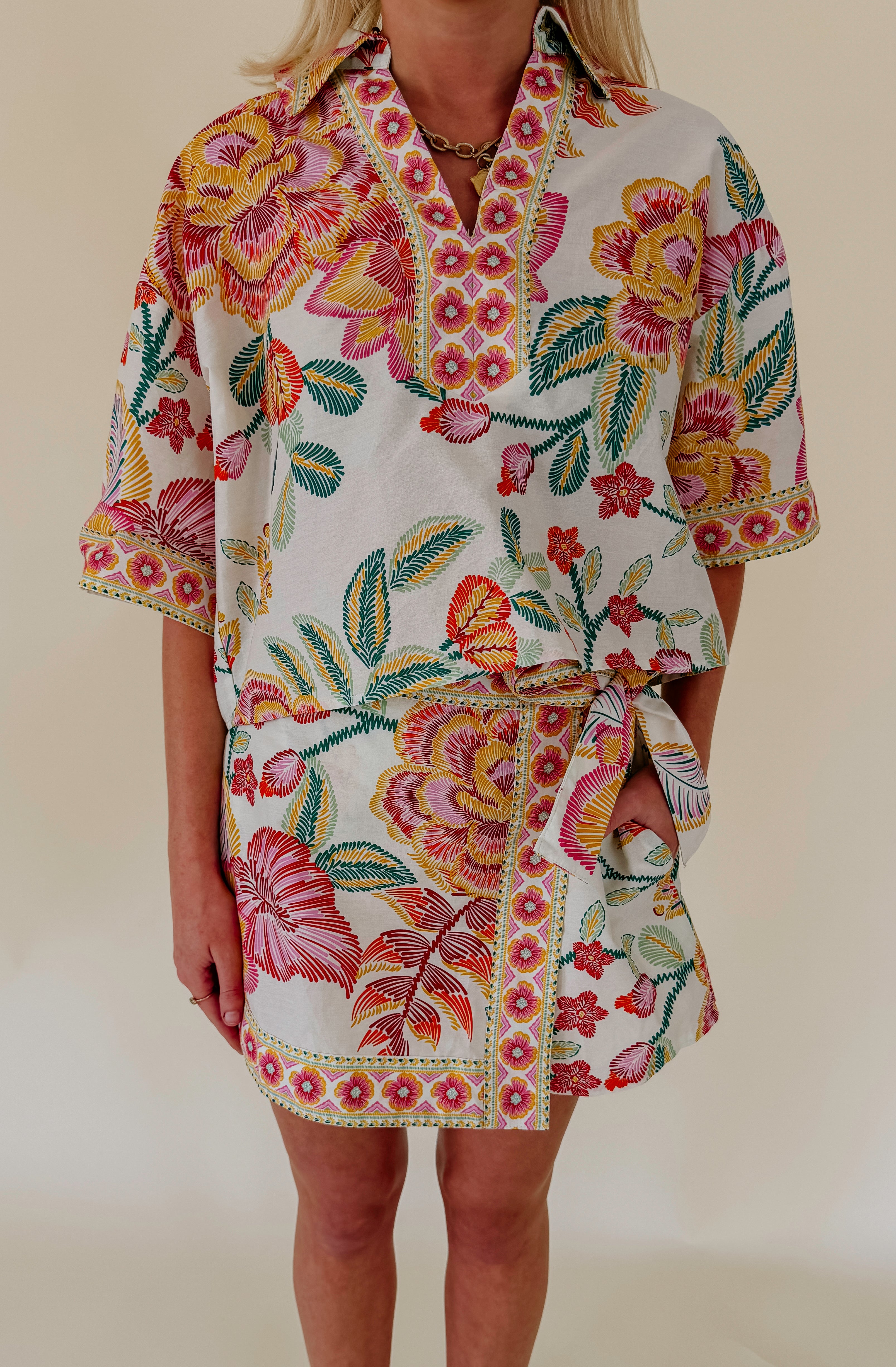 PALM ROYALE CROPPED BLOUSE
