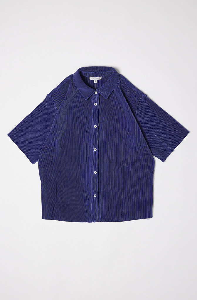 THE MASON PLISSE BUTTONED TOP