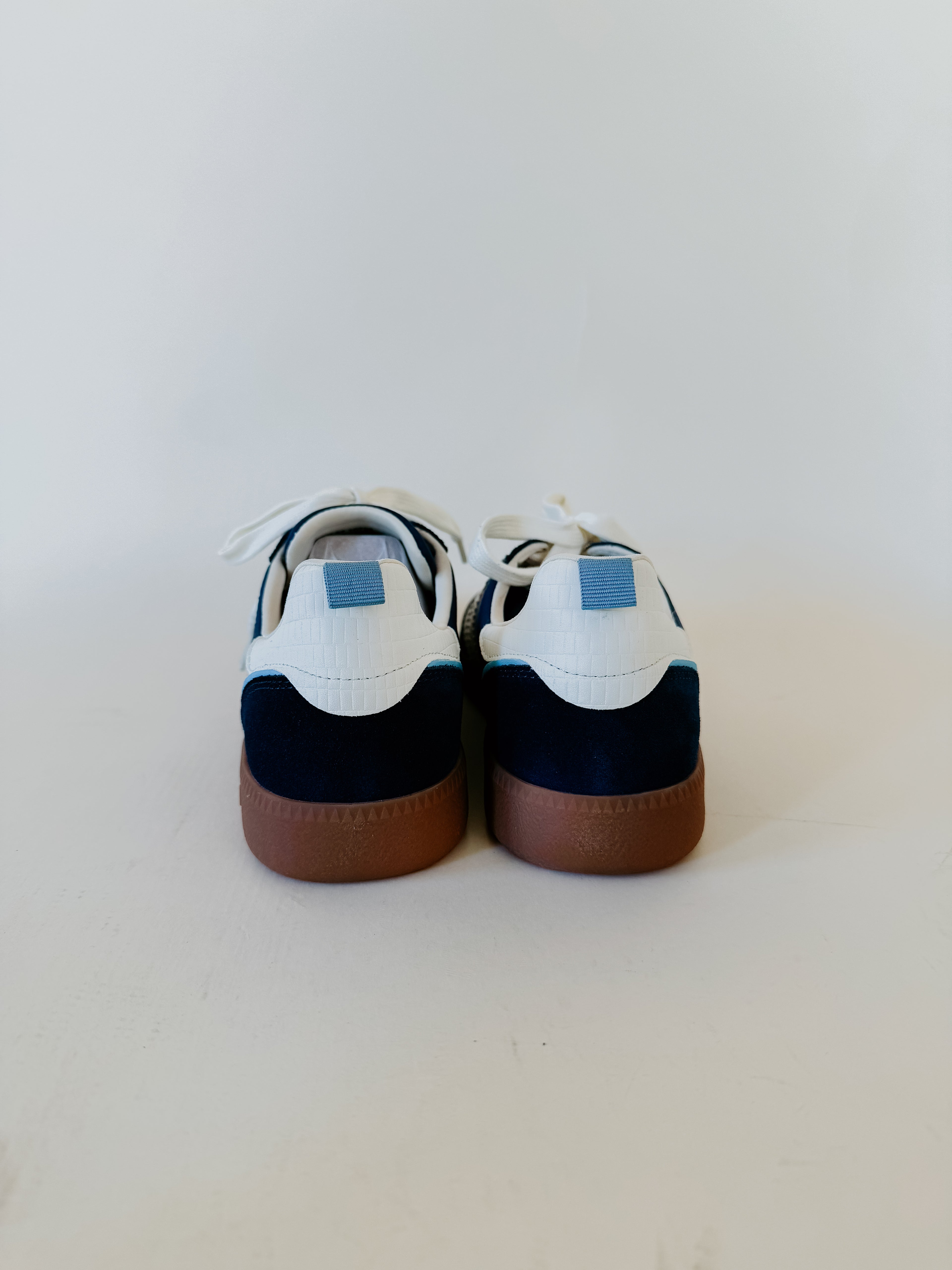 BACK 70 GHOST SNEAKERS