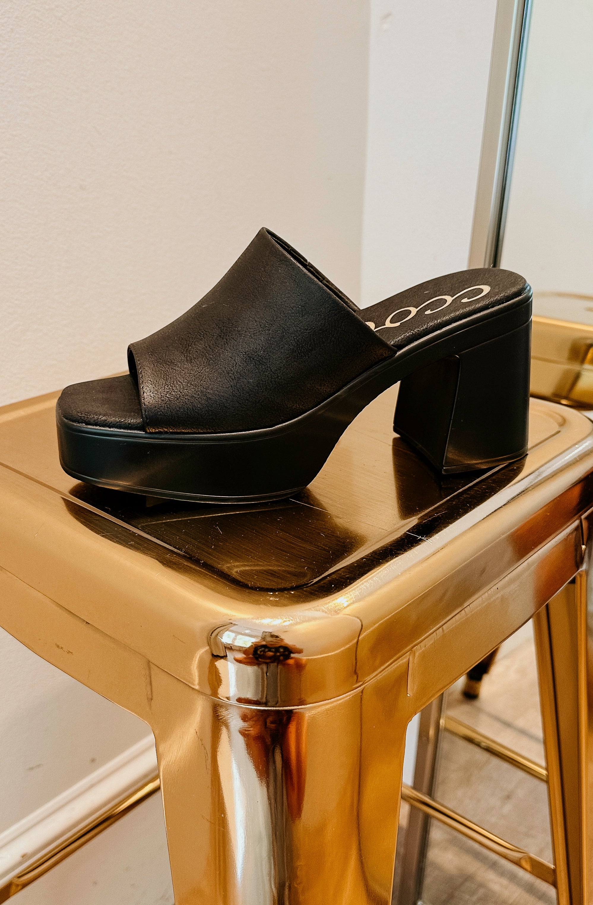 THE MONICA PLATFORM HEEL
