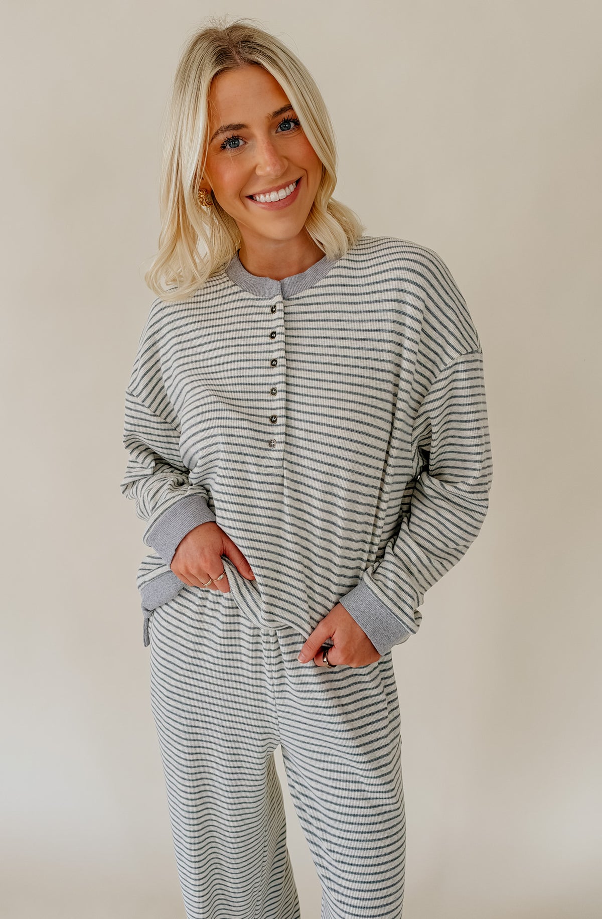 LOUNGIN&