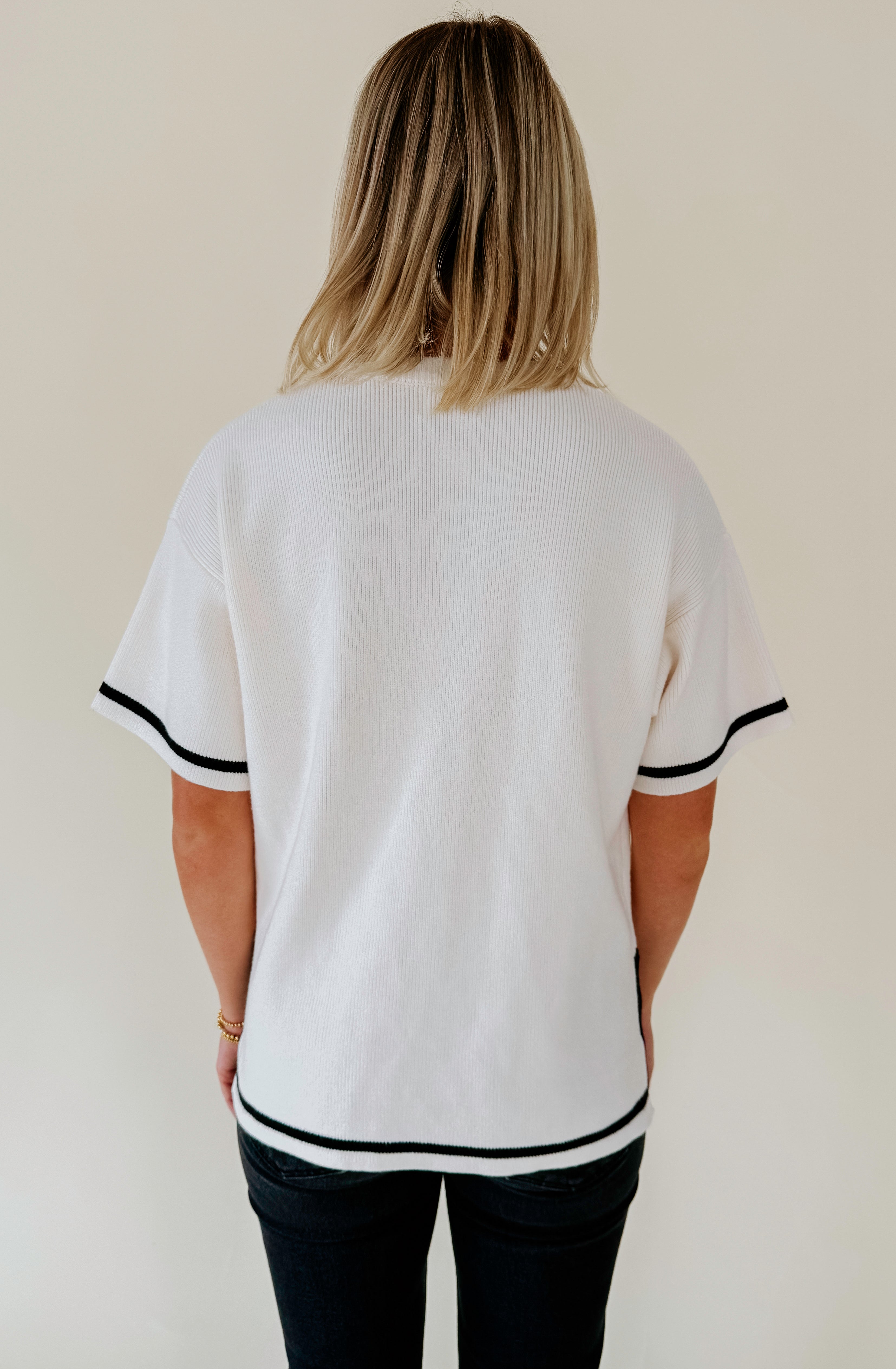 ON THE CONTRAST RIBBED SWEATER TEE