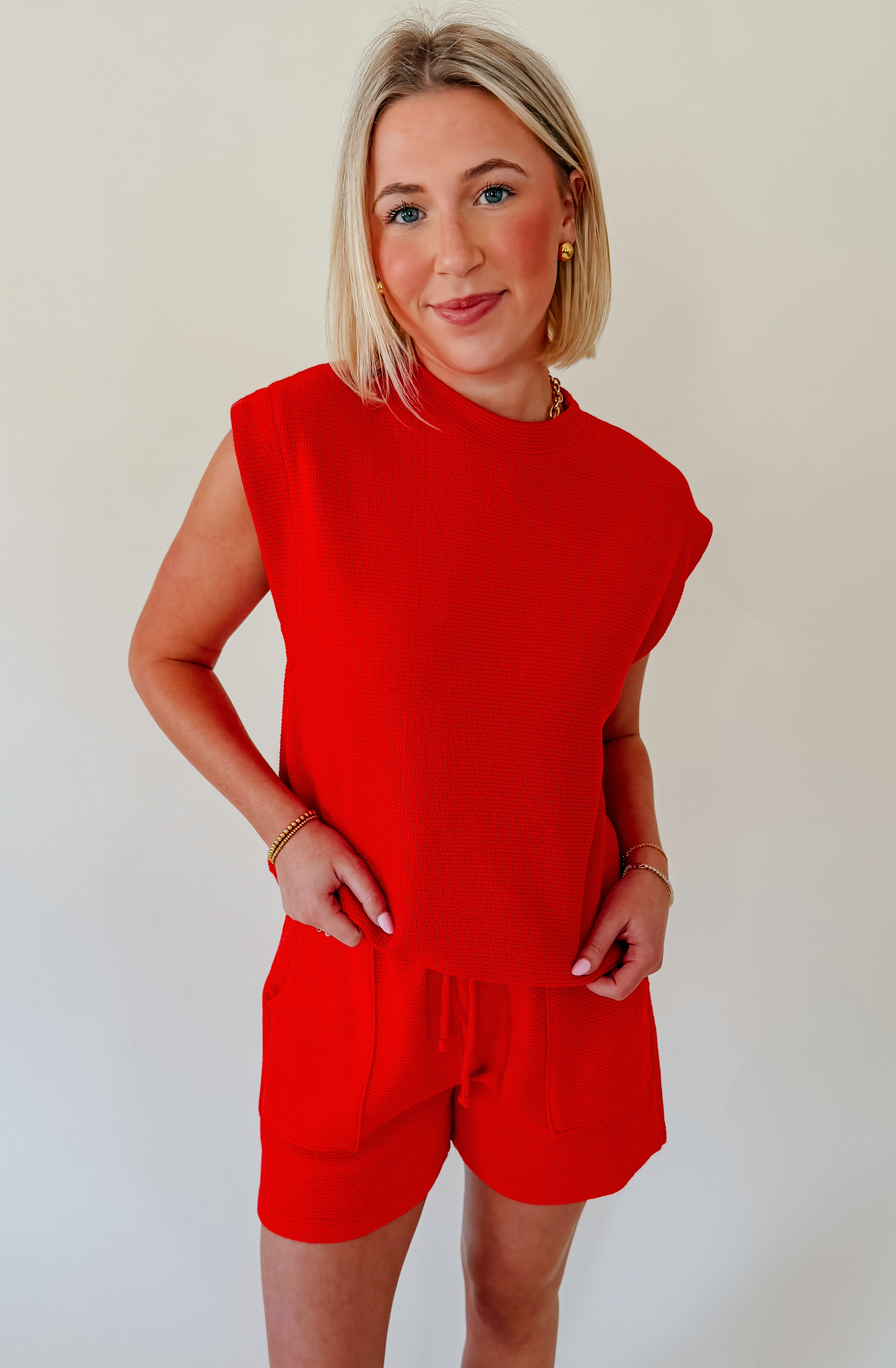 ON THE GO RELAXED MUSCLE TEE