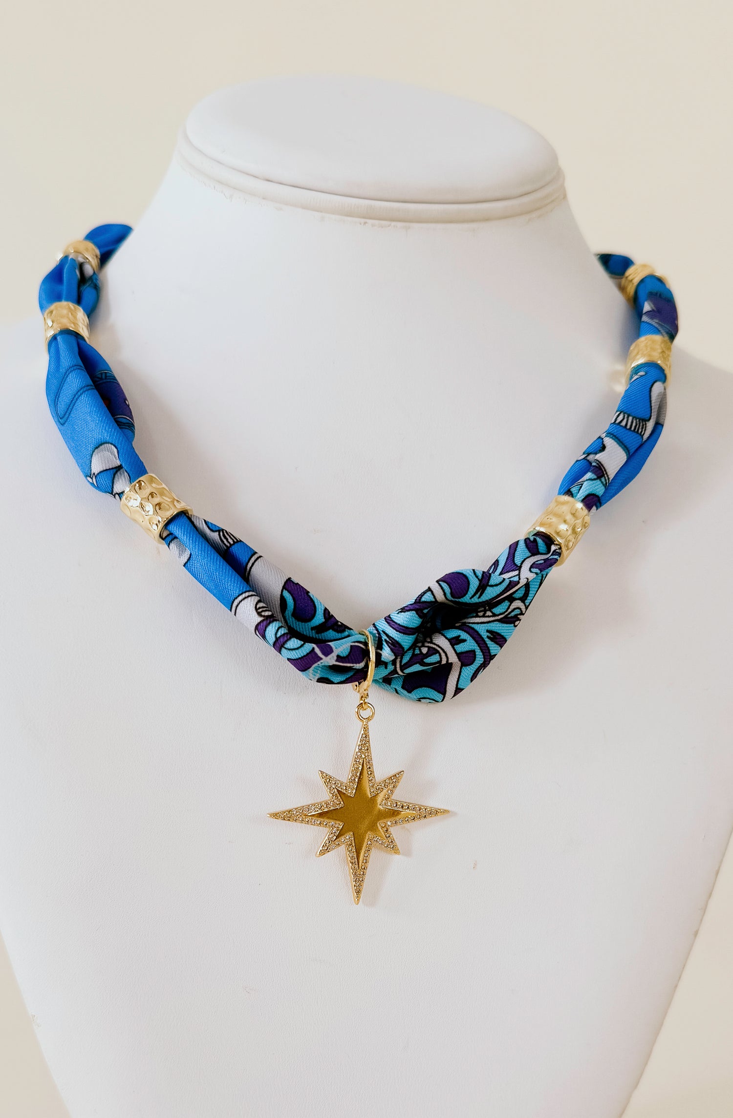 CALYPSO SCARF NECKLACE