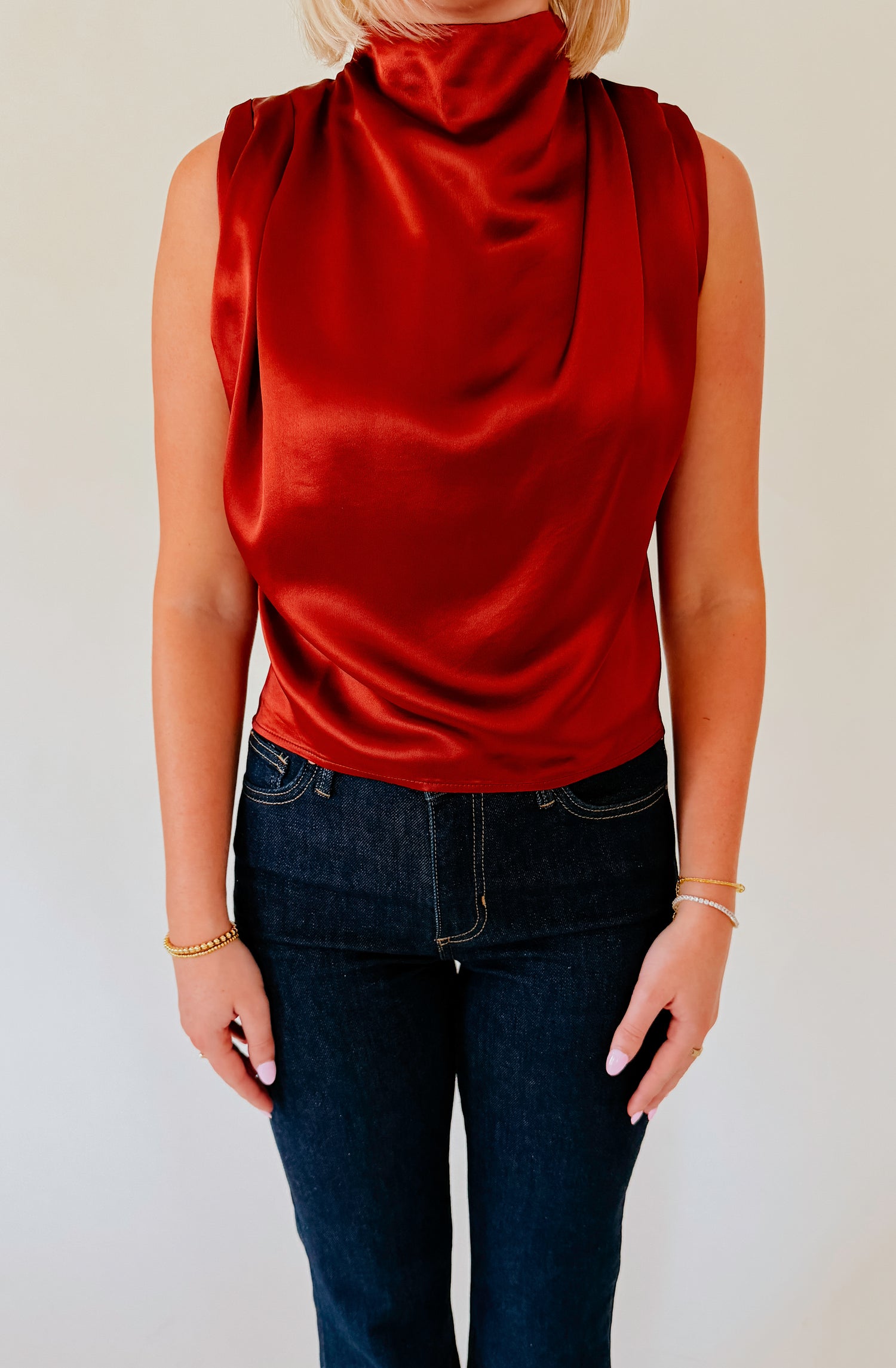 LINE AND DOT PAVEN TOP