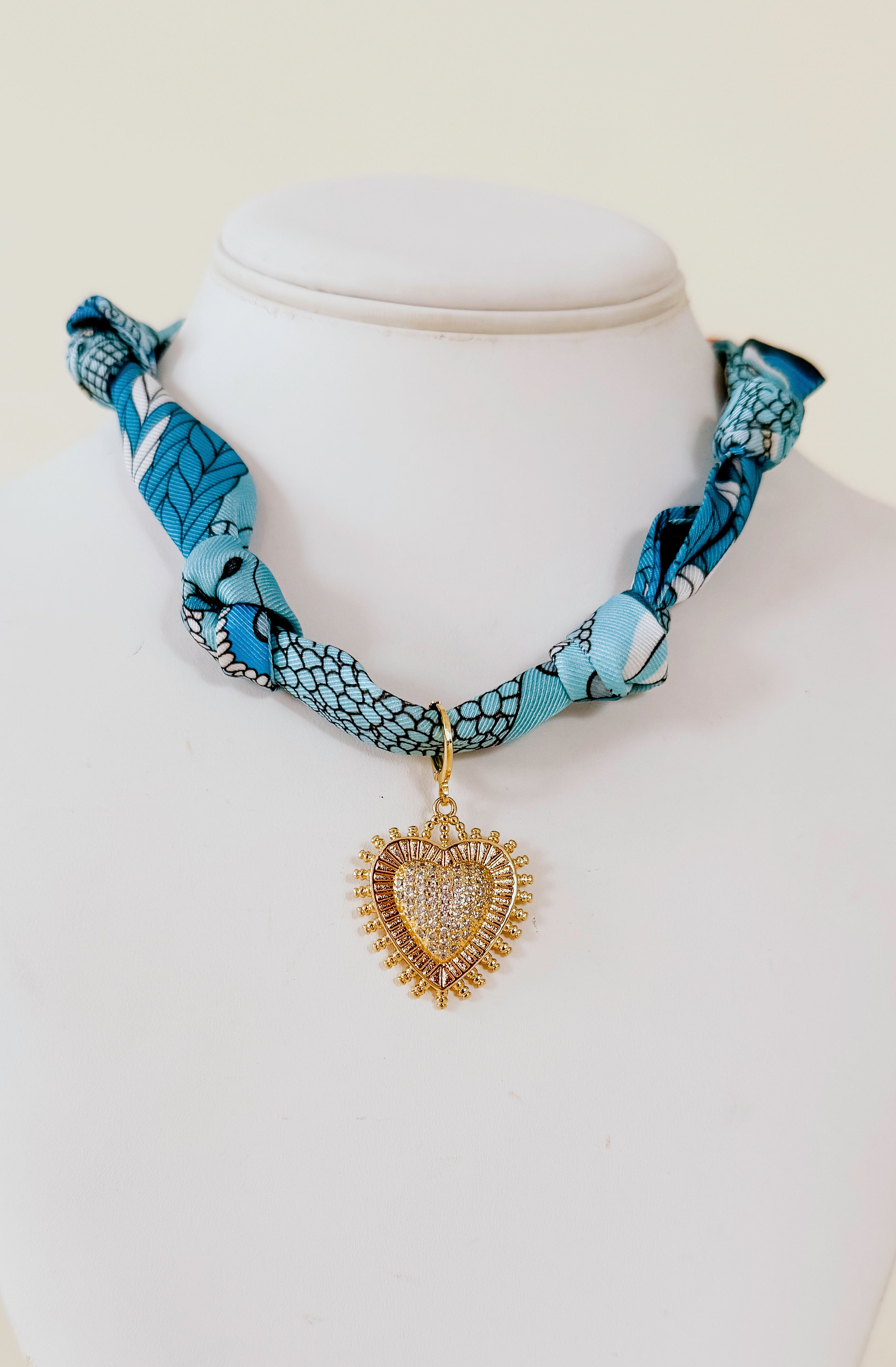 CAPRI SCARF NECKLACE