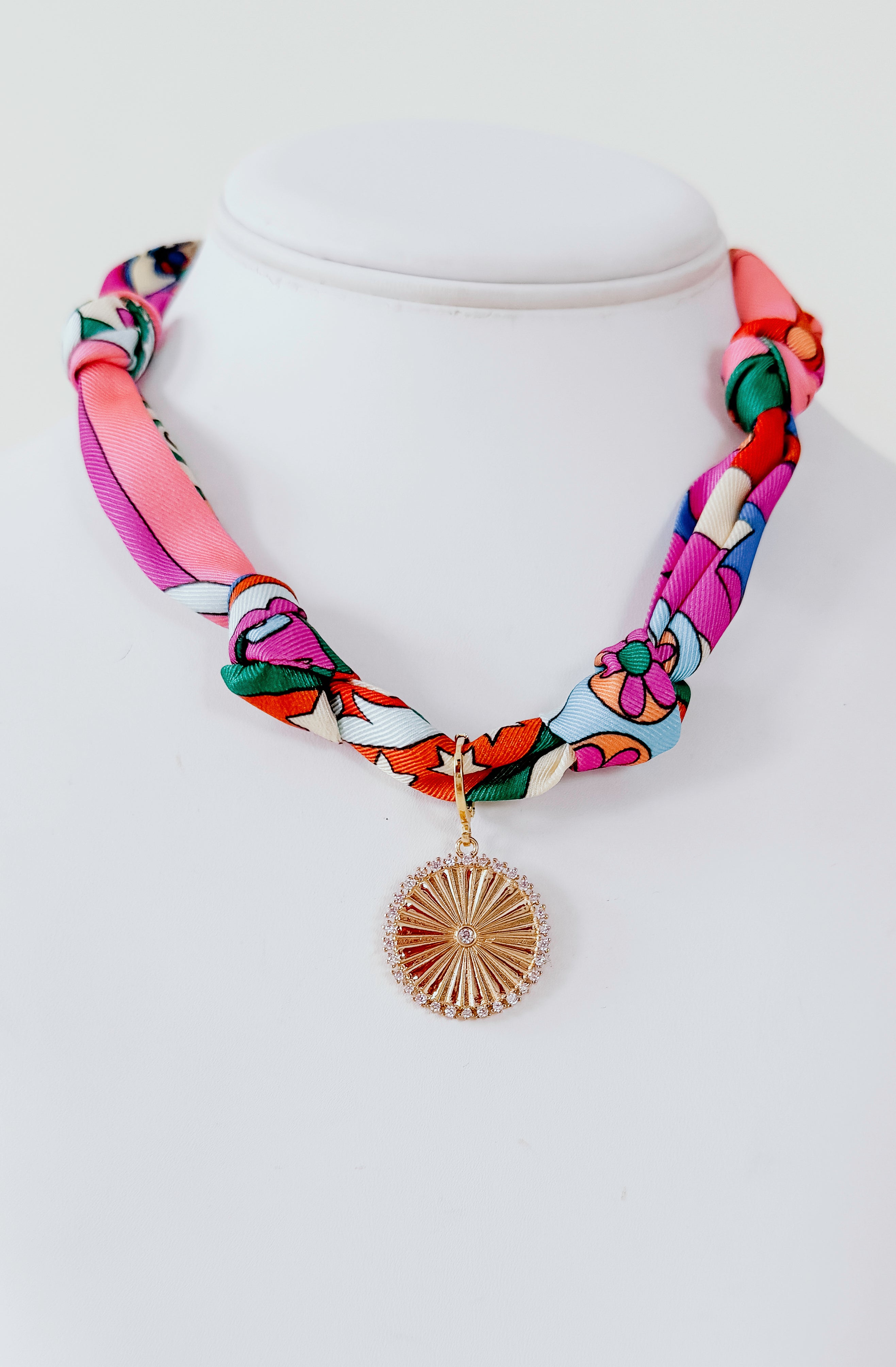 ZINNIA SCARF NECKLACE