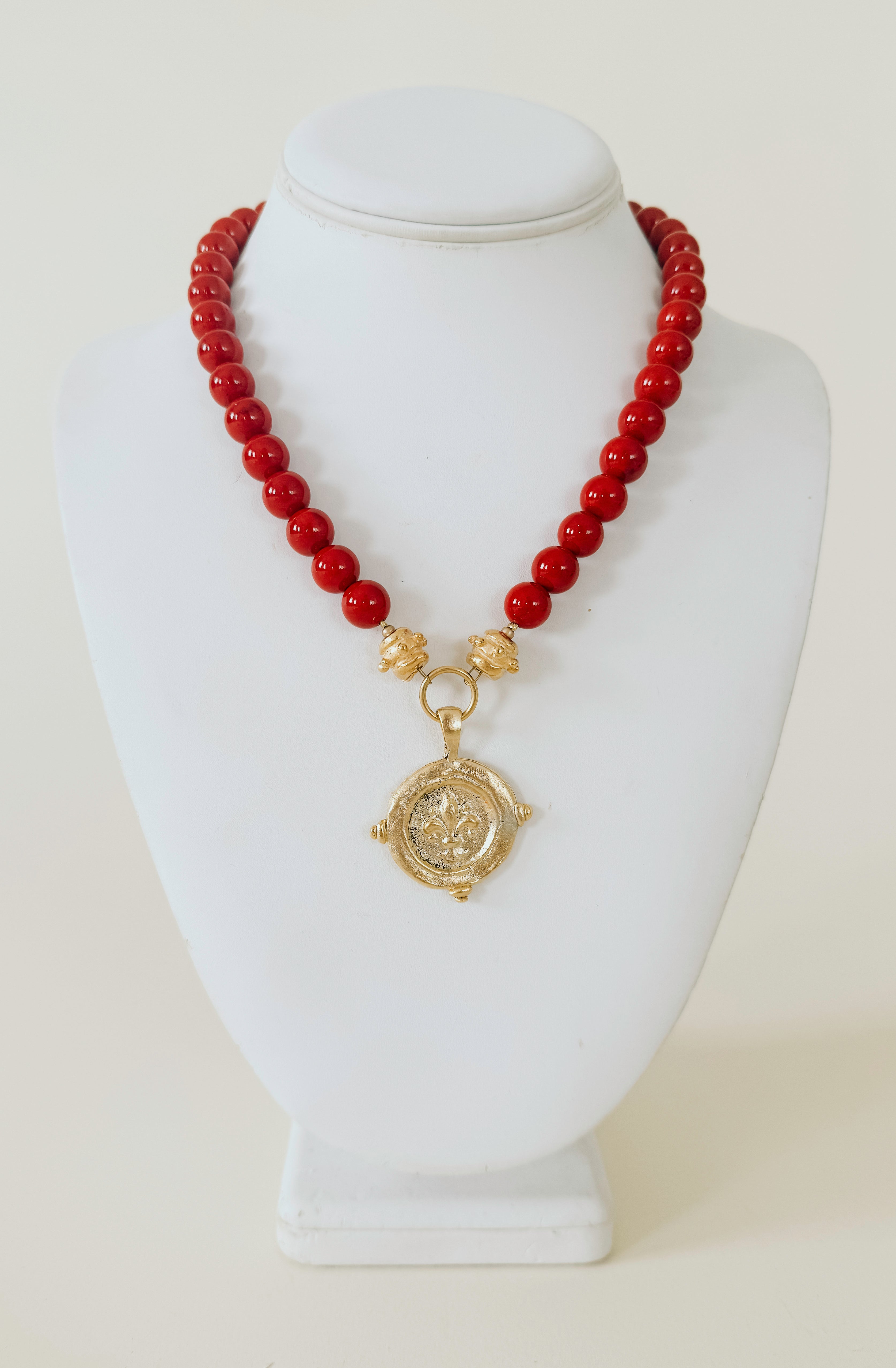 SUSAN SHAW FLEUR-DE-LIS STONE NECKLACE