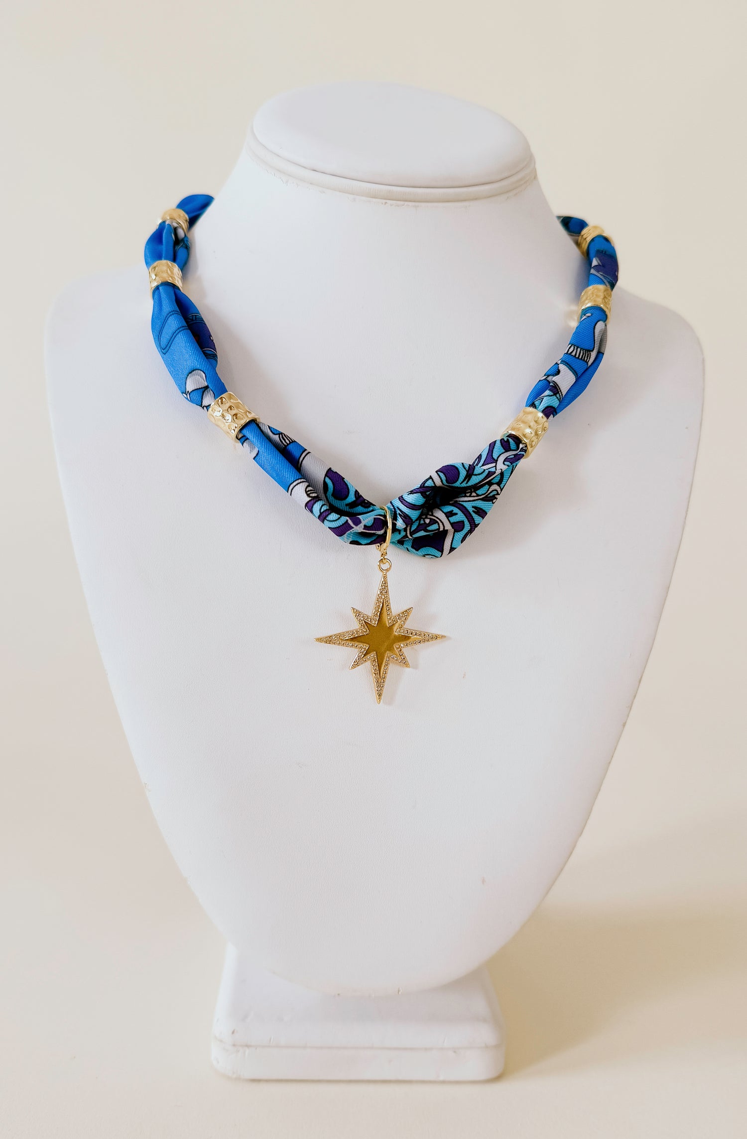 CALYPSO SCARF NECKLACE