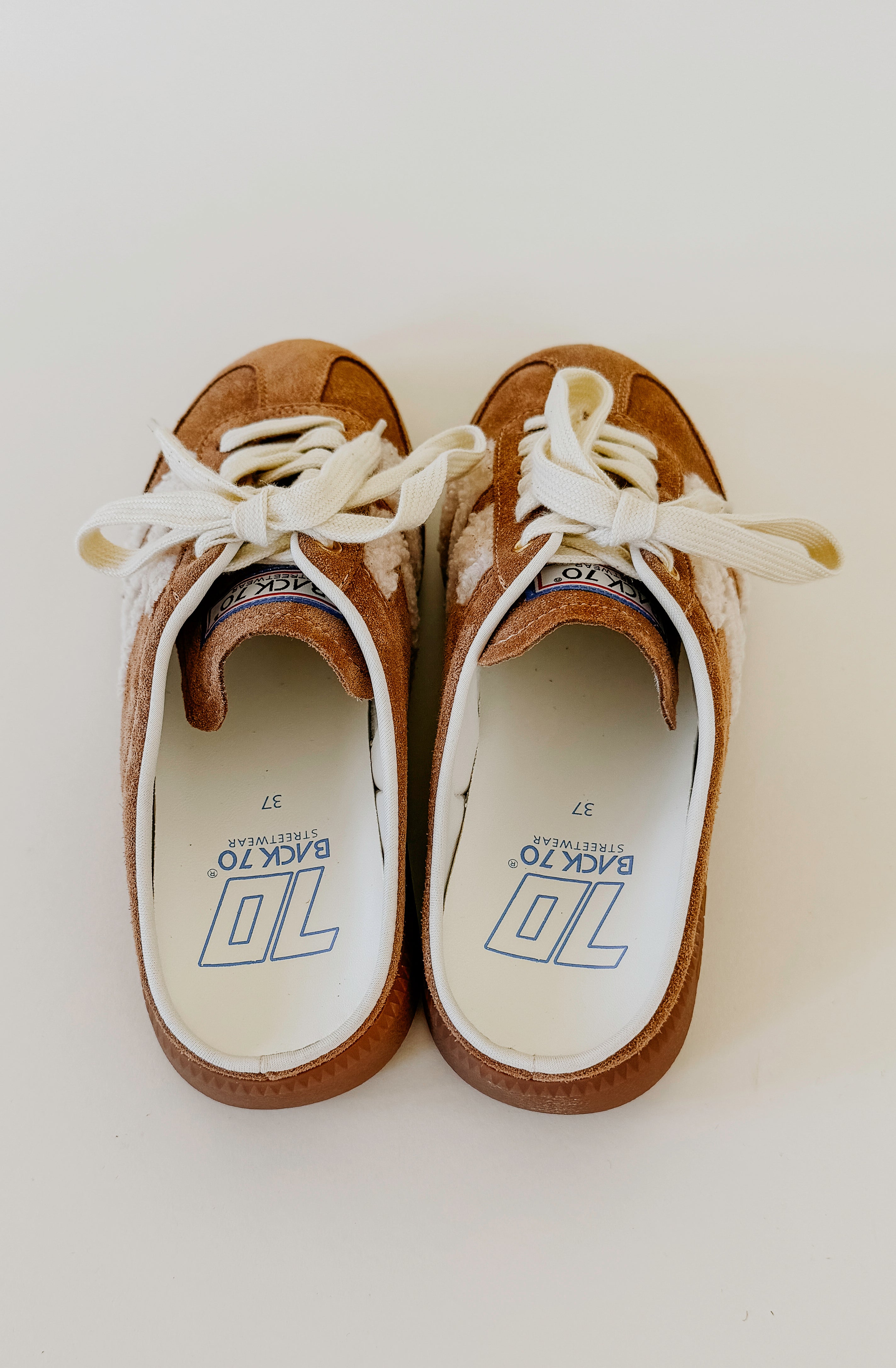 BACK 70 EASTER BACKLESS SNEAKER