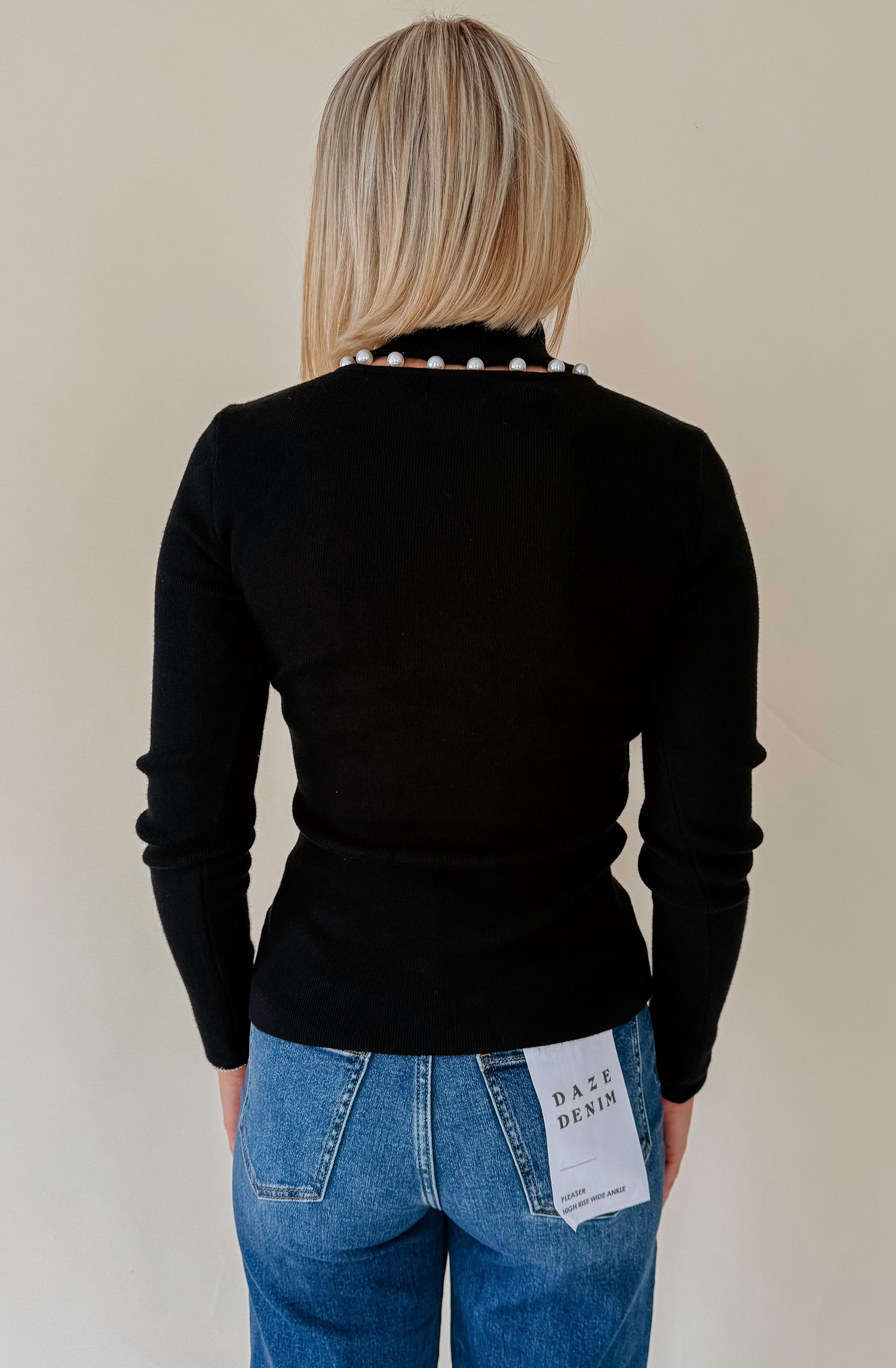 ALL IN THE DETAILS PEARL TURTLENECK