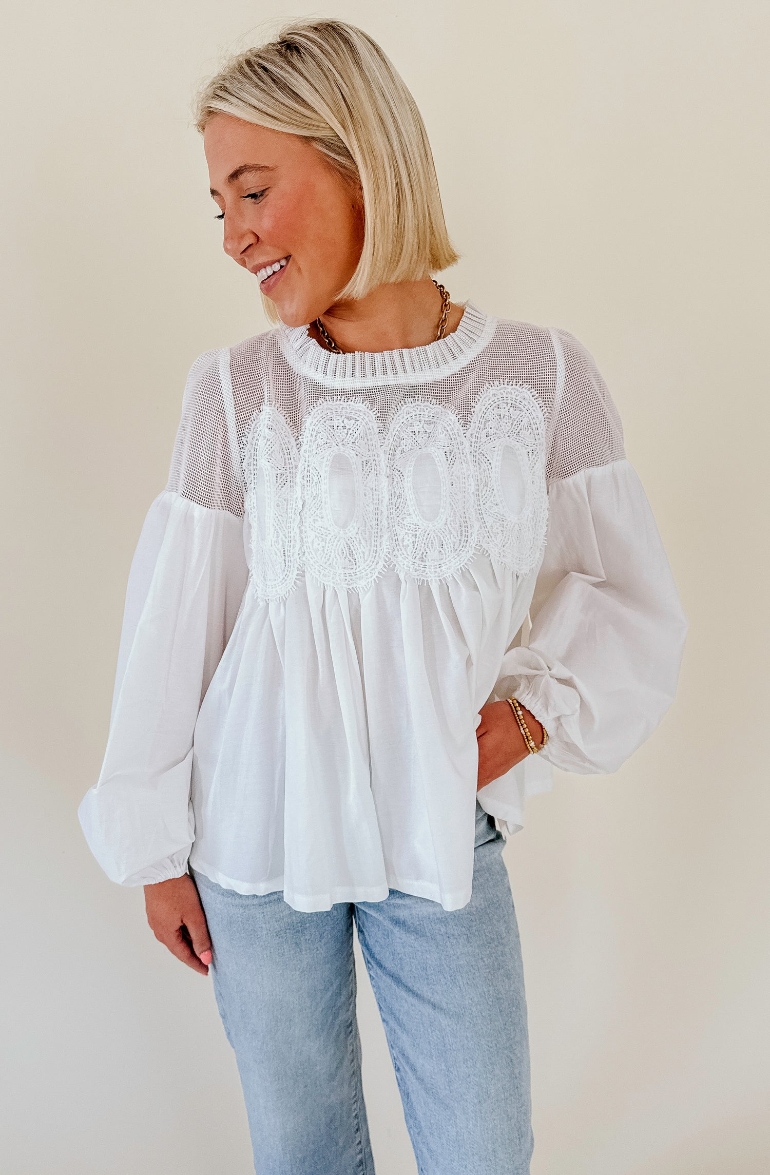 MESHED WELL BLOUSE