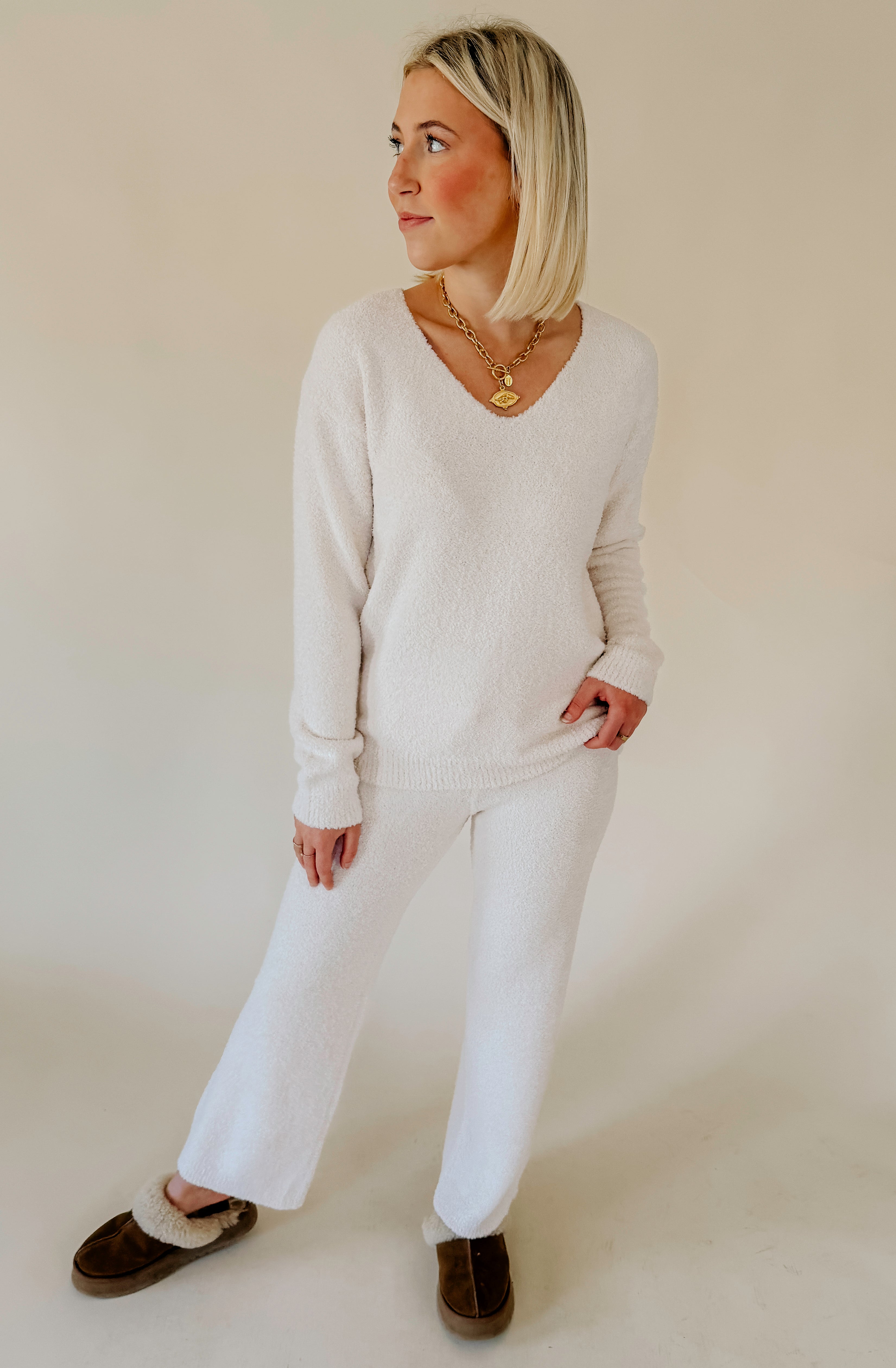 SOFTIES MARSHMALLOW V NECK LOUNGE SET