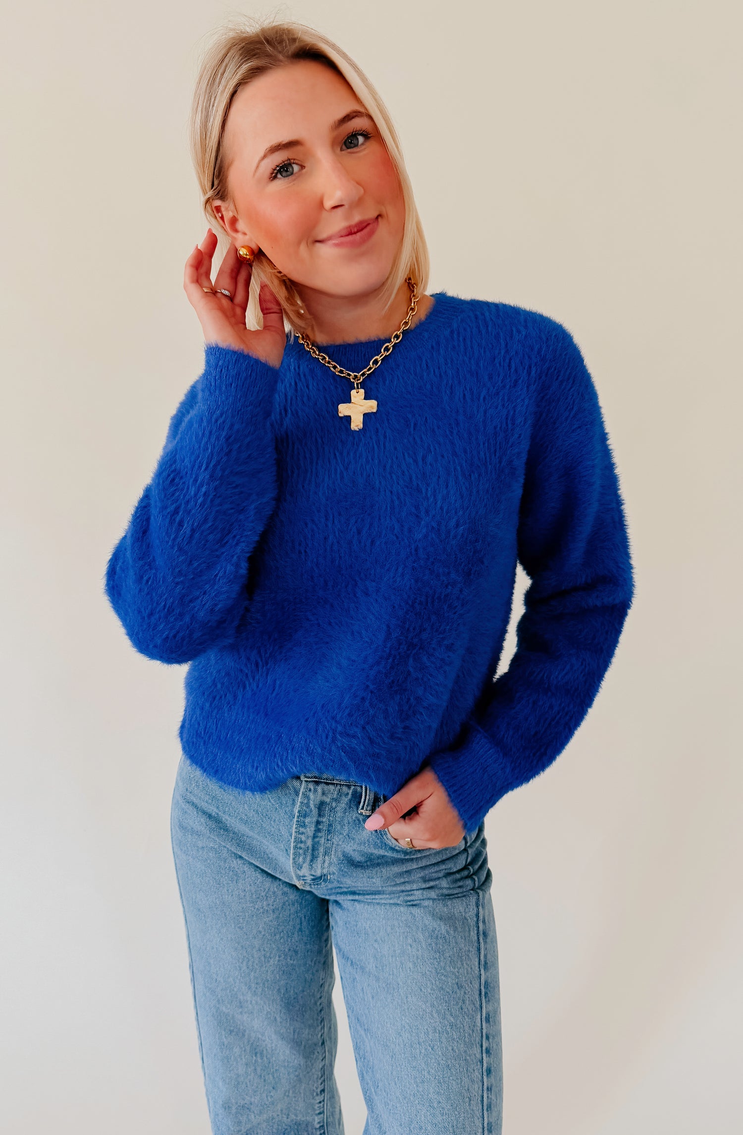 DAZE FUZZ SWEATER IN COBALT