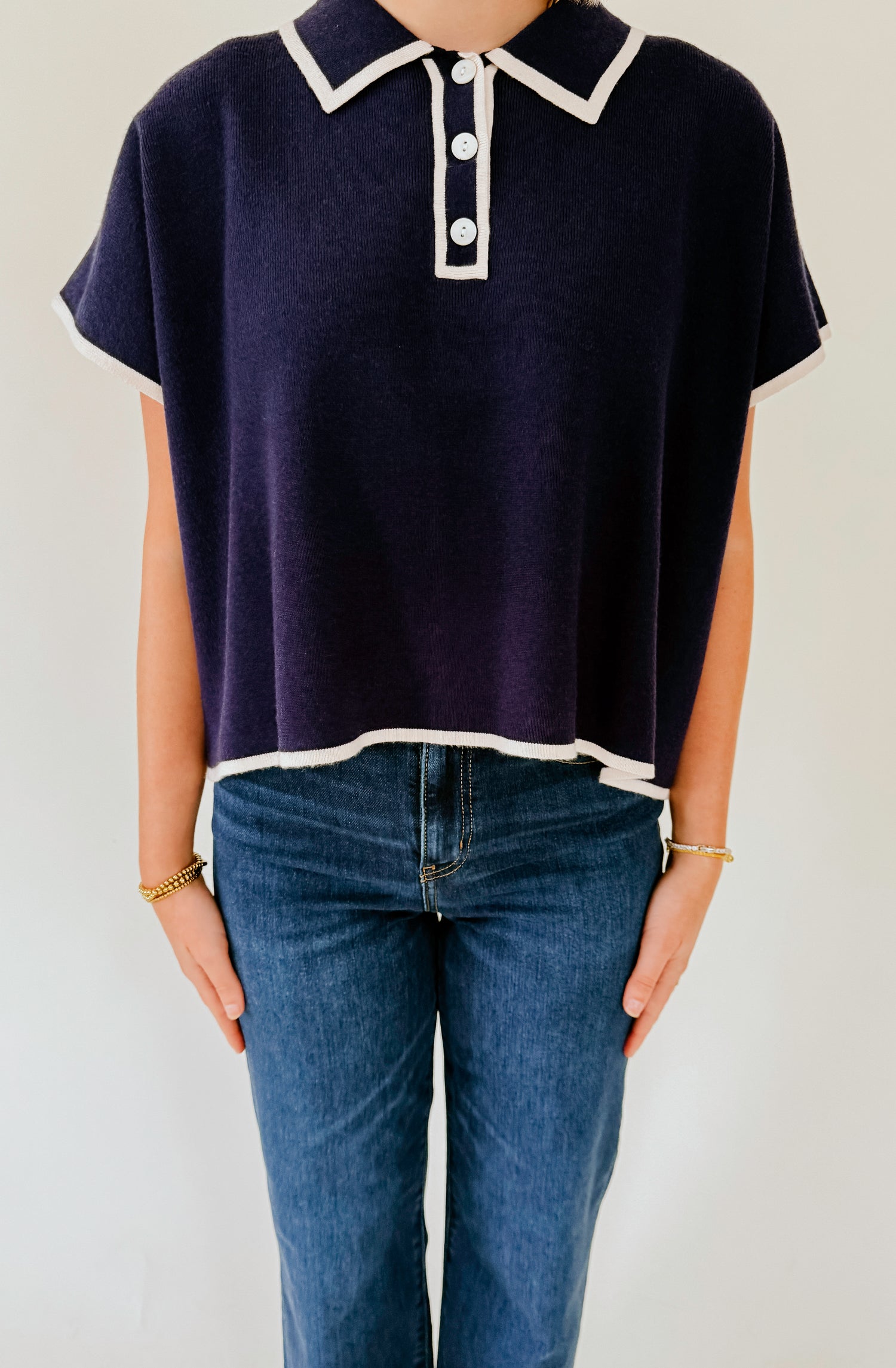 ON THE BORDER BUTTONED SWEATER