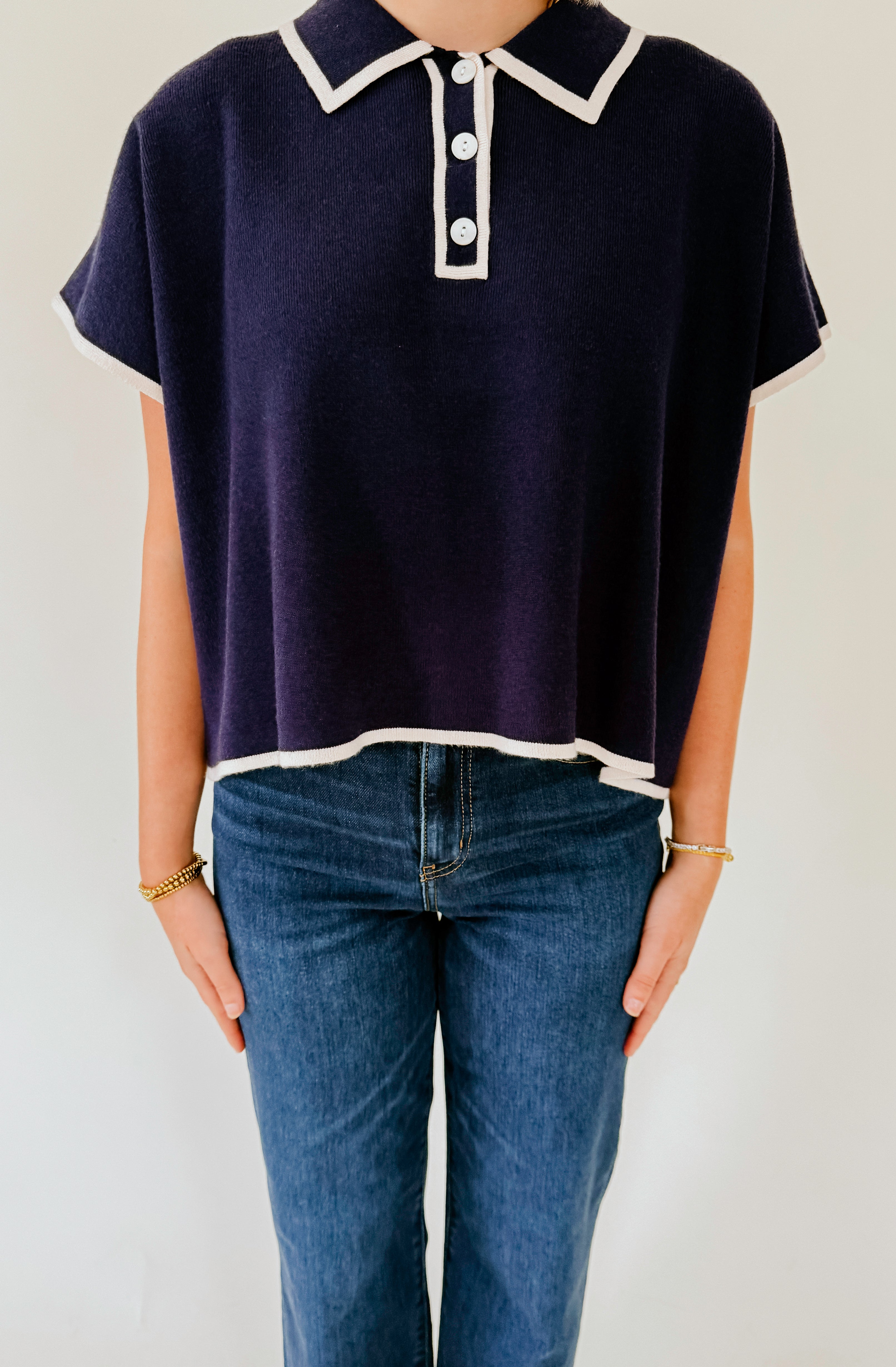 ON THE BORDER BUTTONED SWEATER