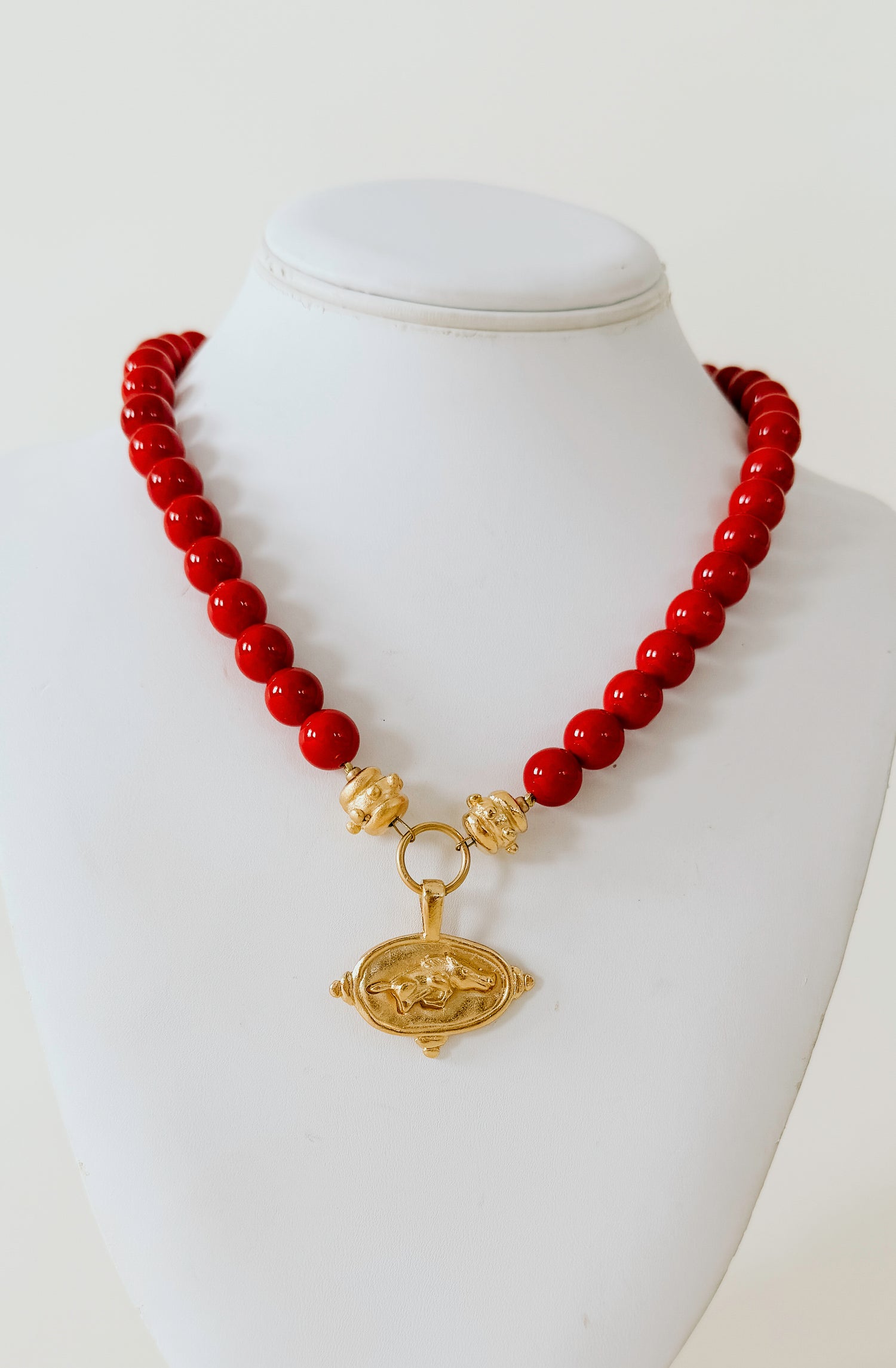 SUSAN SHAW WILD BOAR INTAGILO NECKLACE