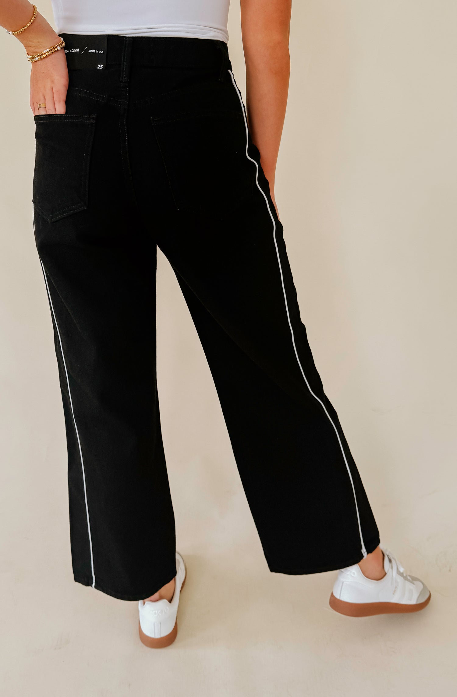 JUST BLACK BARREL JEAN TWIST