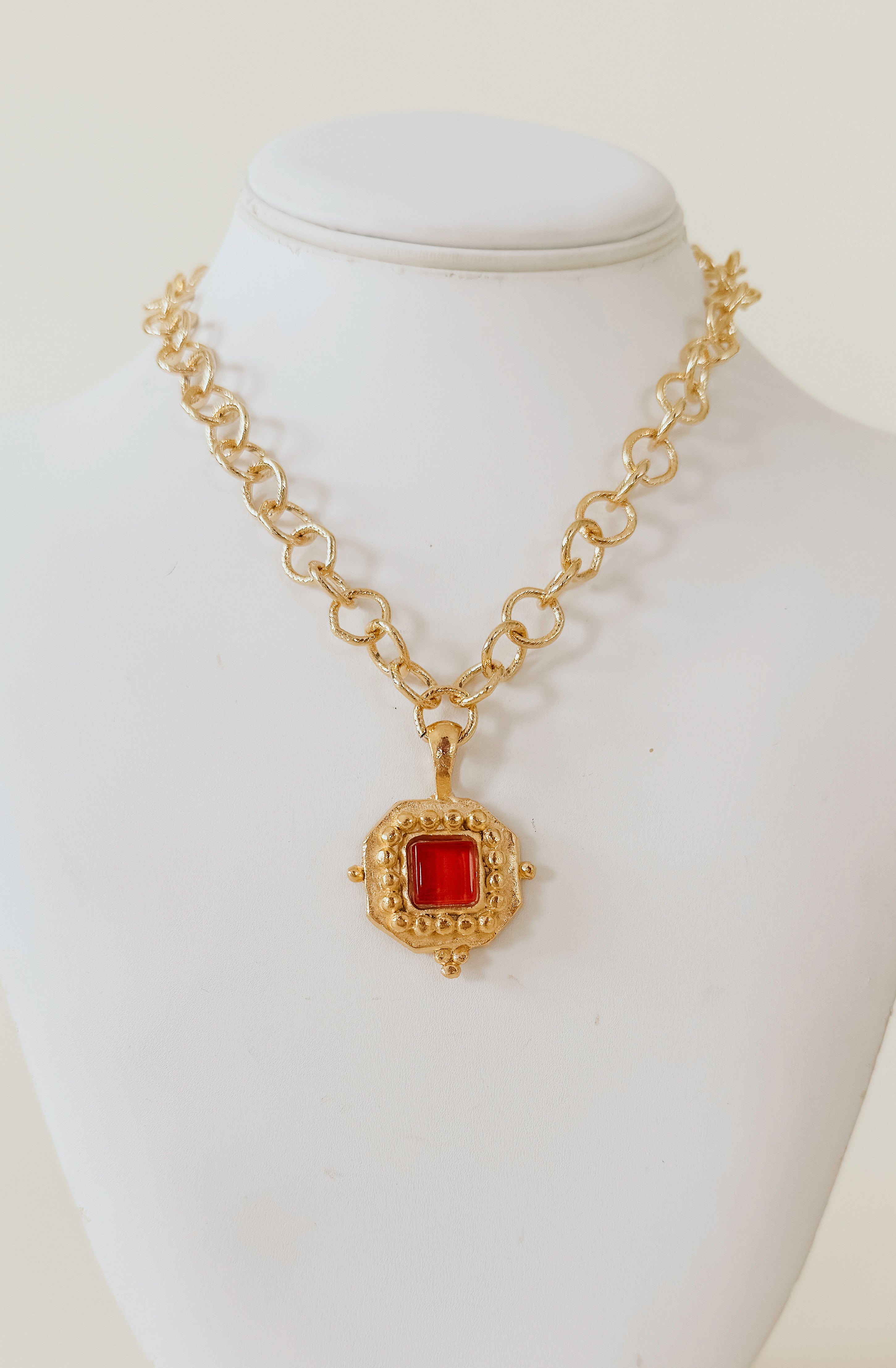 SUSAN SHAW SQUARE RED FRENCH GLASS NECKLACE