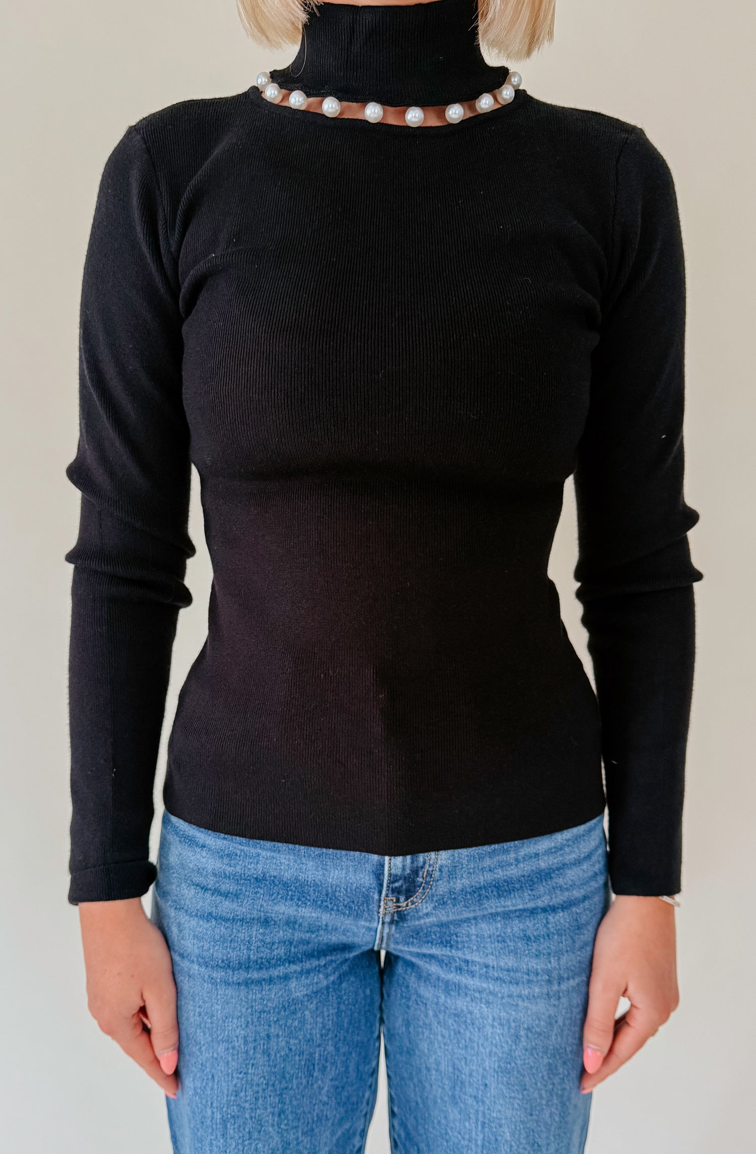 ALL IN THE DETAILS PEARL TURTLENECK