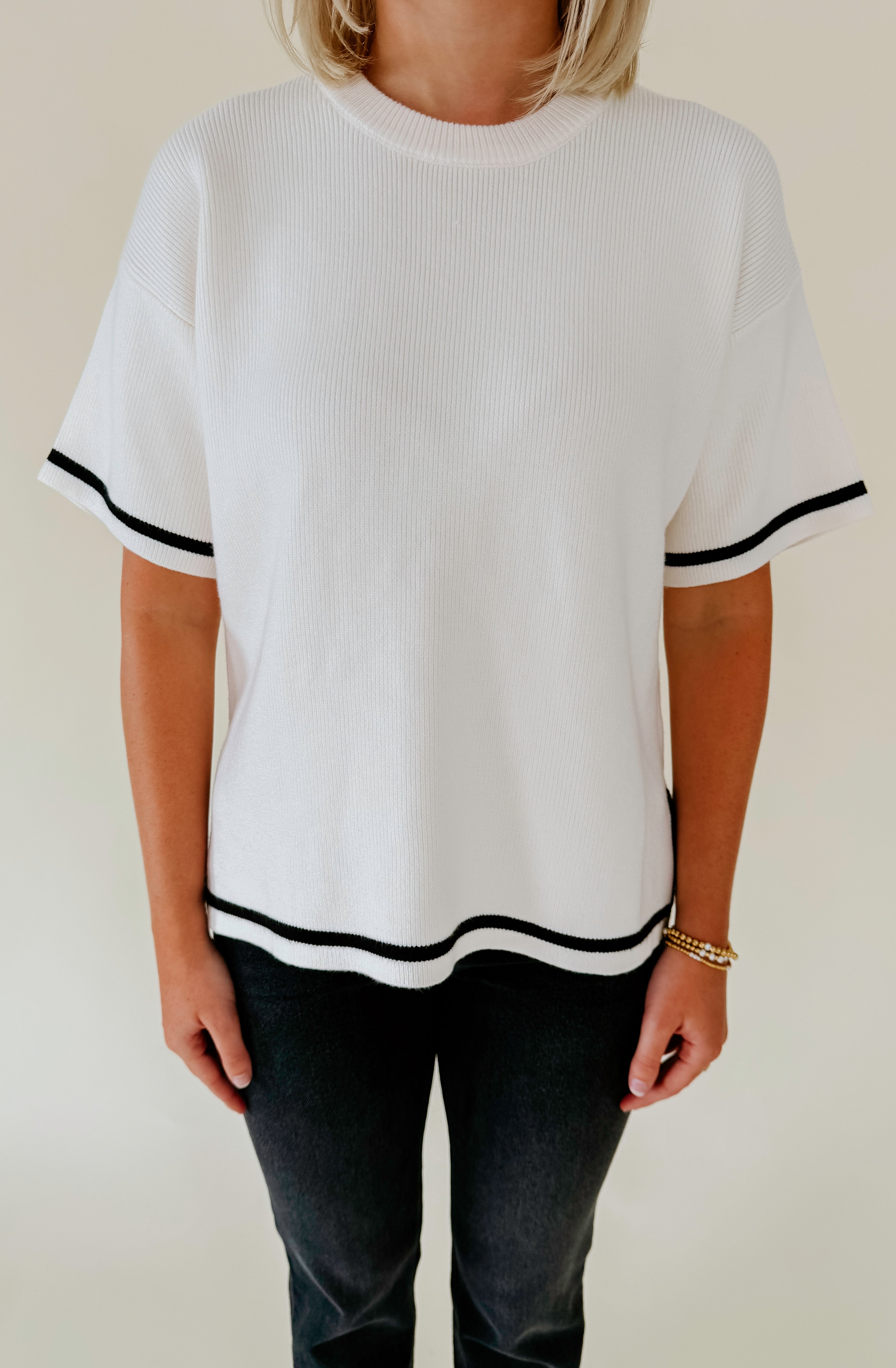 ON THE CONTRAST RIBBED SWEATER TEE