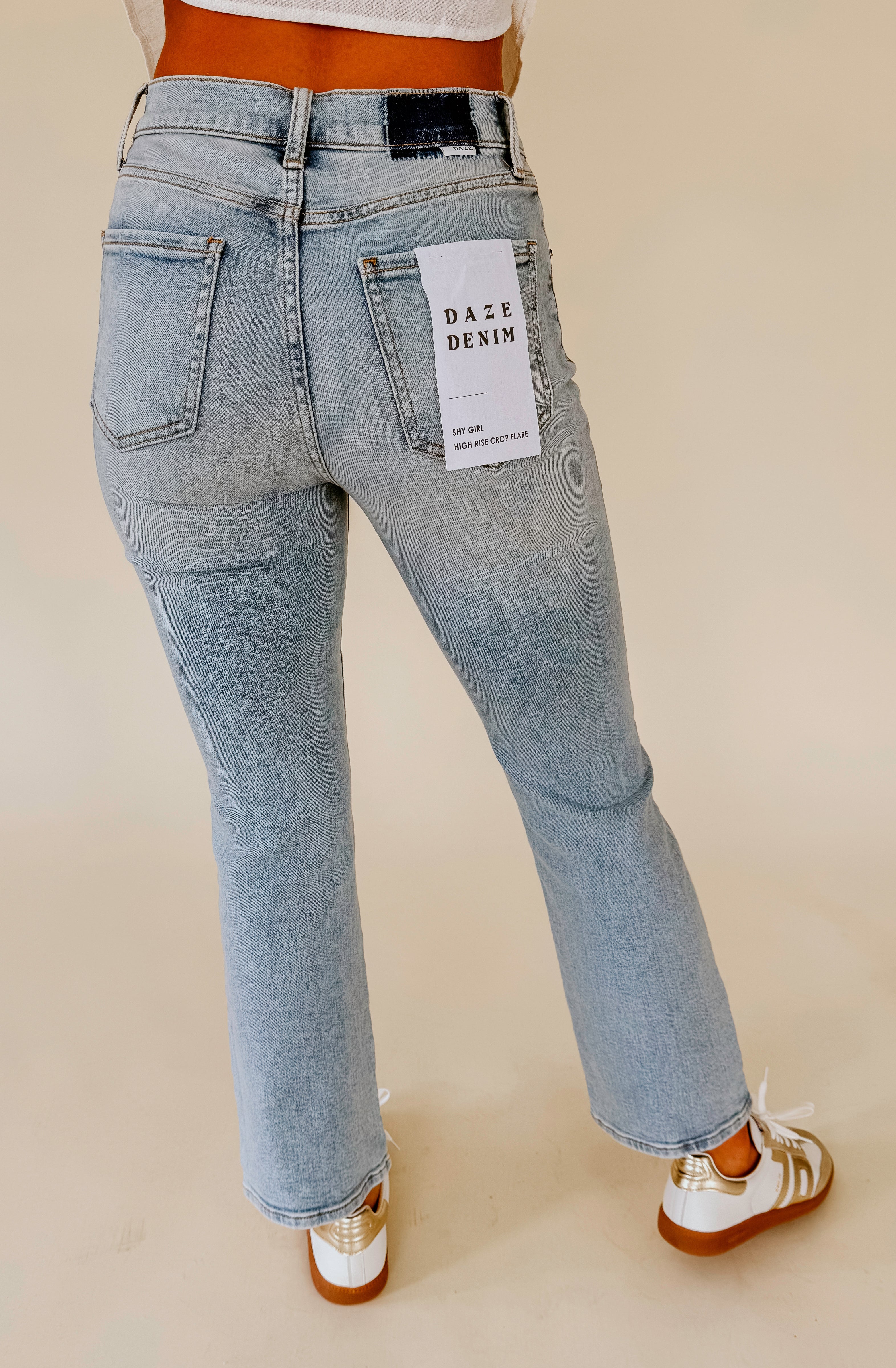 DAZE SHY GIRL IN MIRACLE