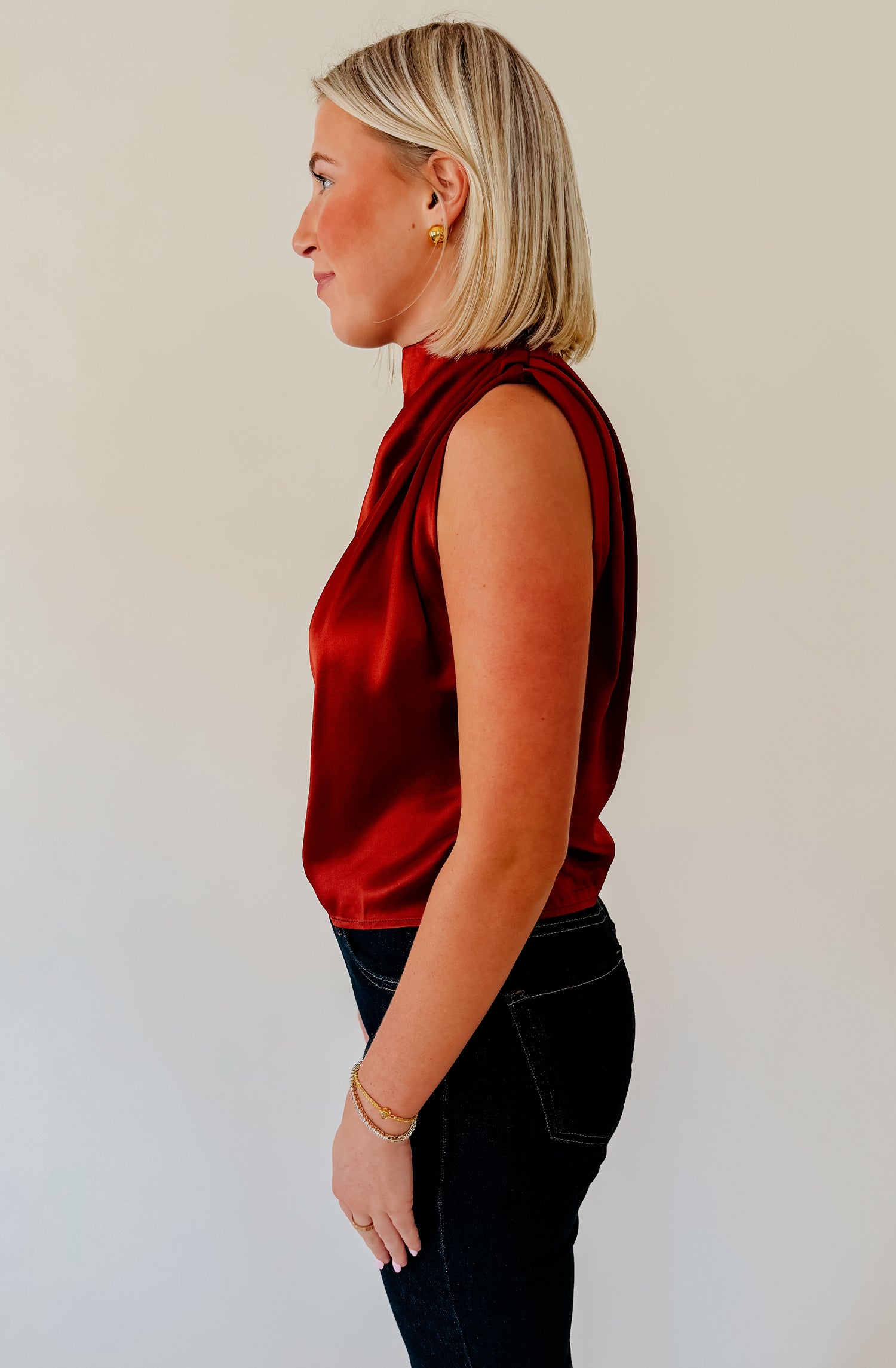 LINE AND DOT PAVEN TOP