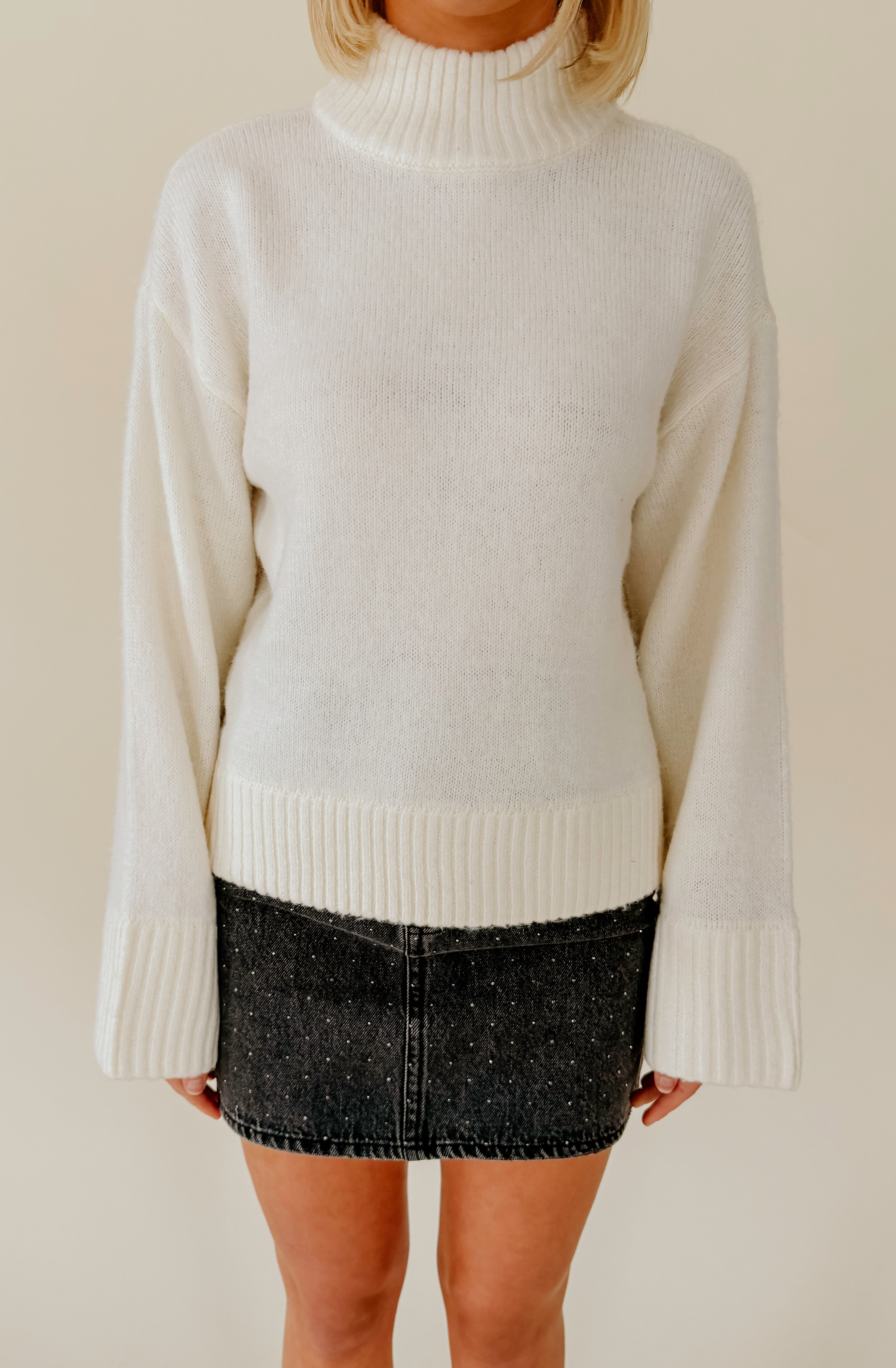 STEVE MADDEN IVI SWEATER
