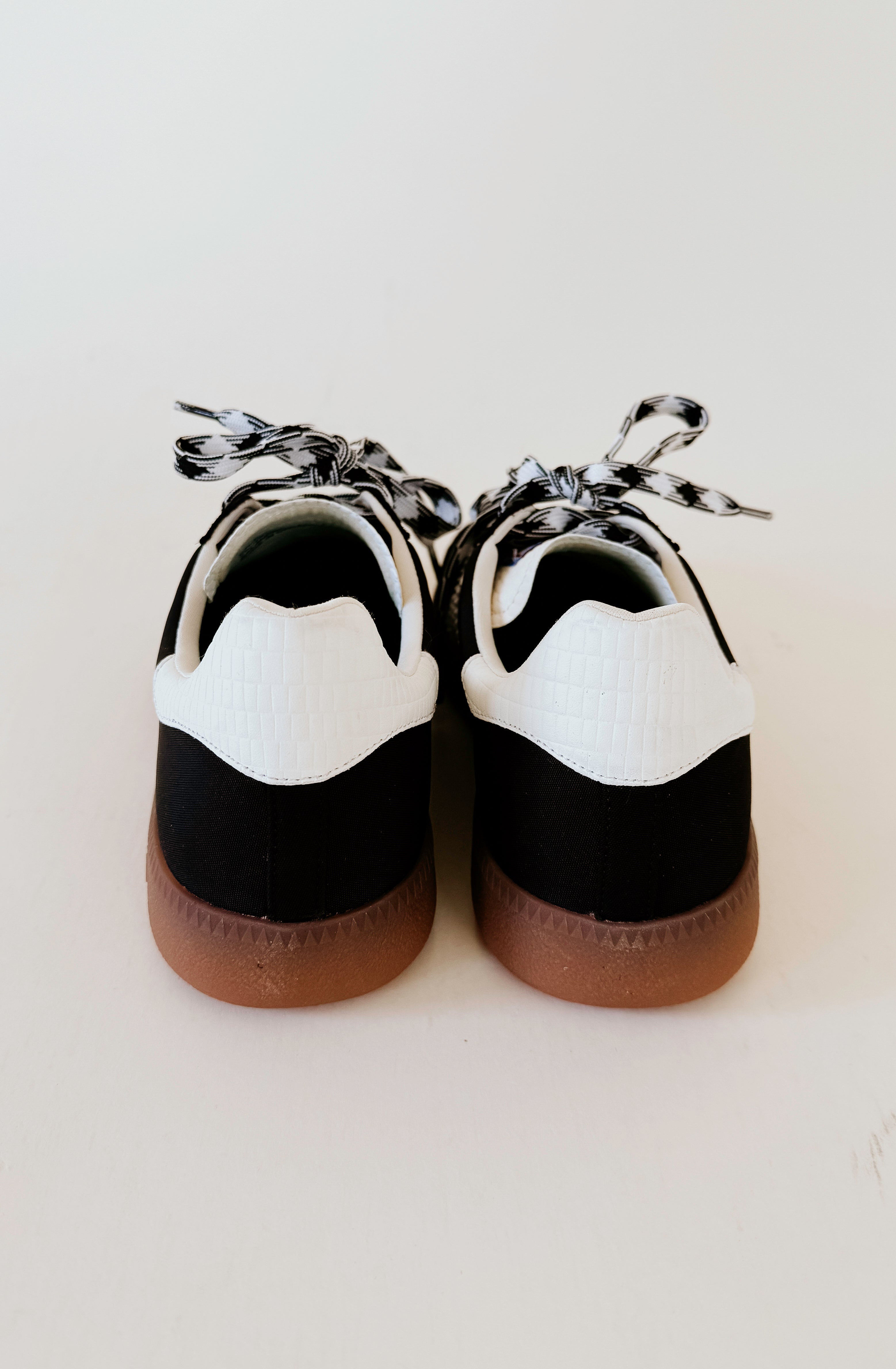 BACK 70 GHOST SNEAKERS