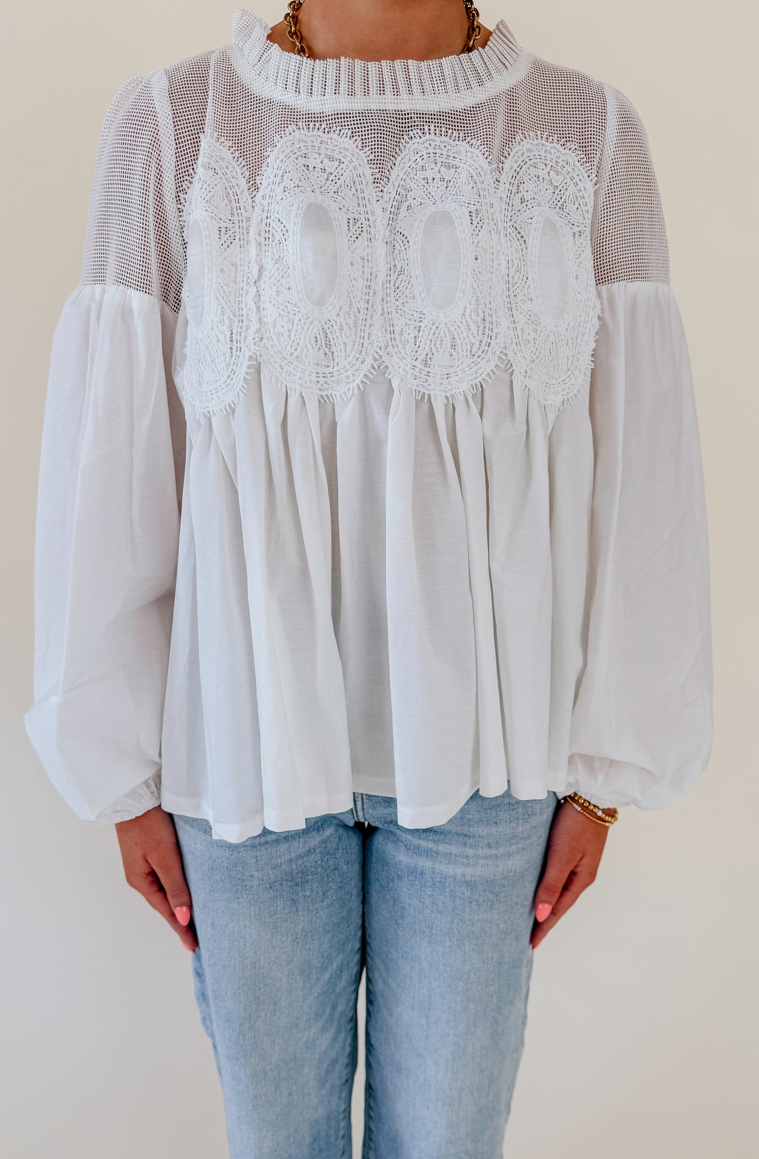 MESHED WELL BLOUSE