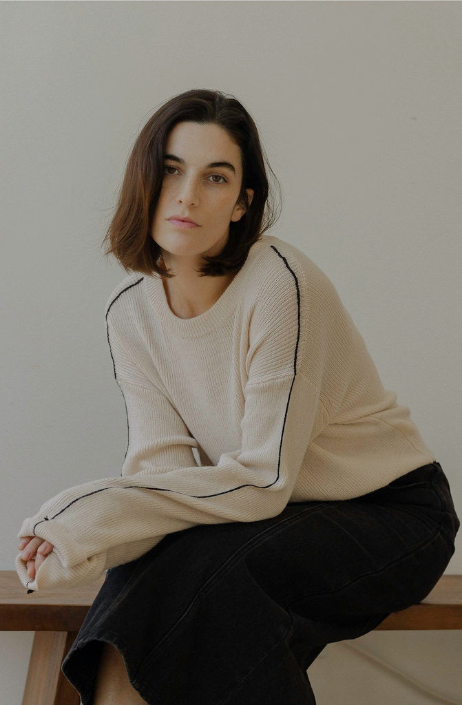 AROUND YOU ROUND NECK SWEATER