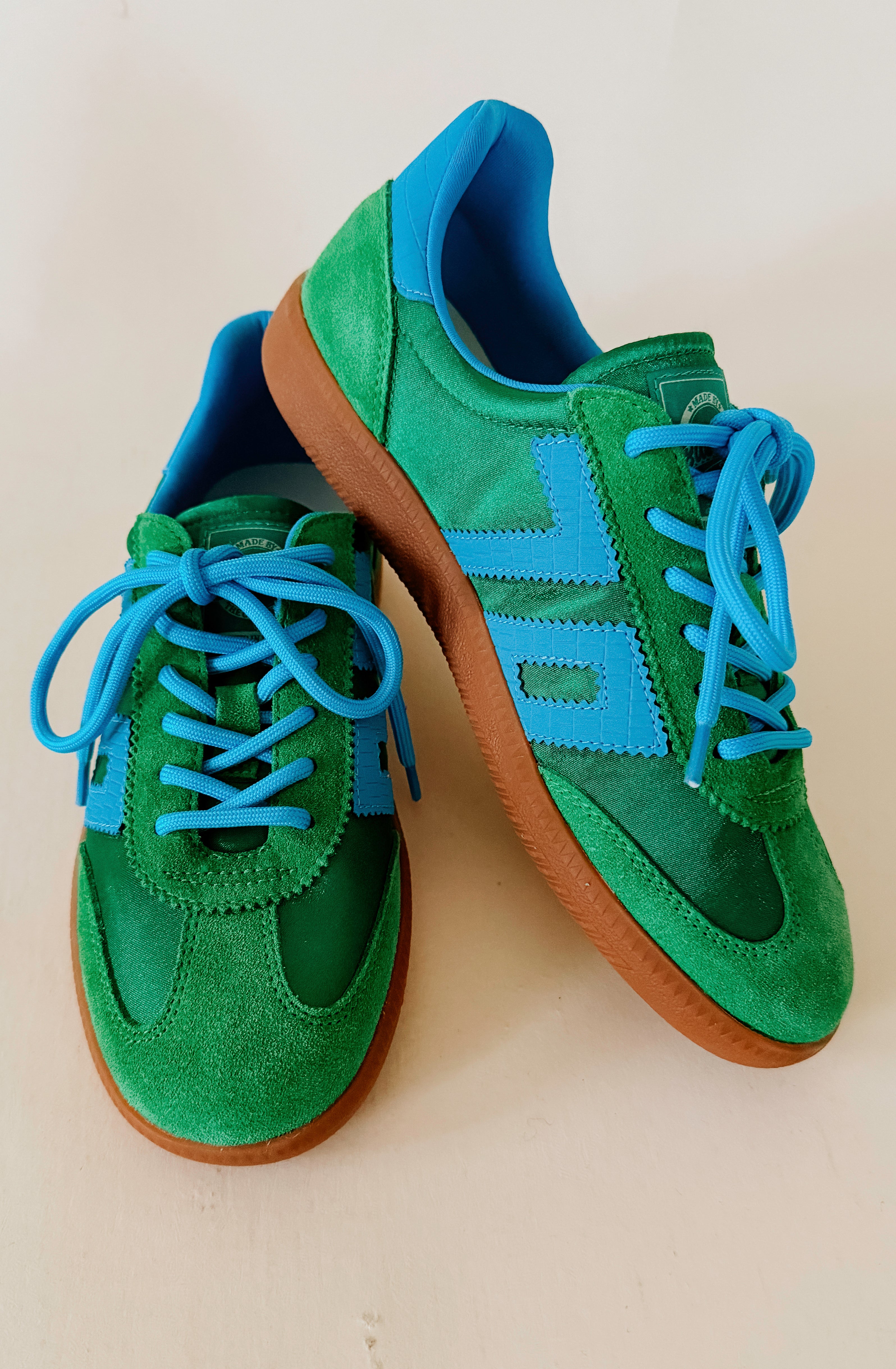 BACK 70 GHOST SNEAKERS