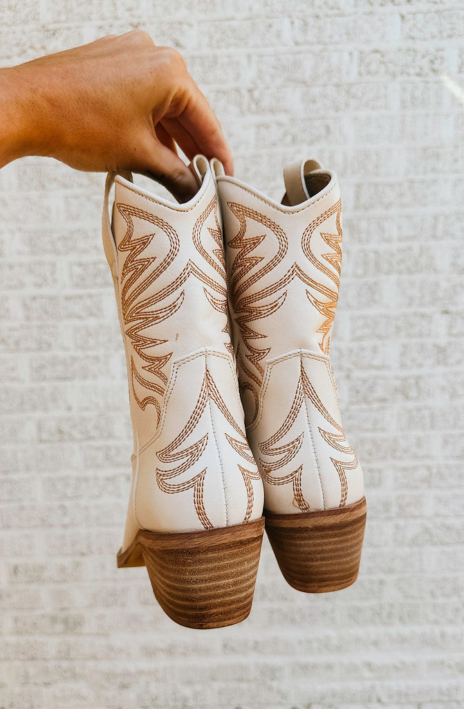 STEPPING OUT BOOT