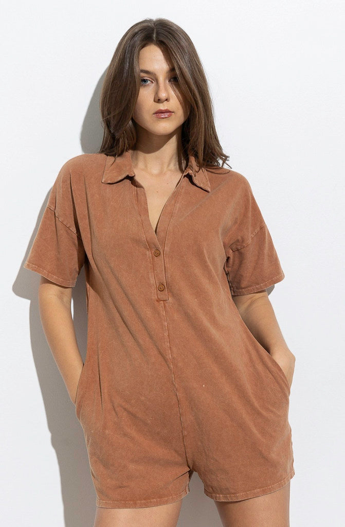 THE LOSSE BUTTONED ROMPER