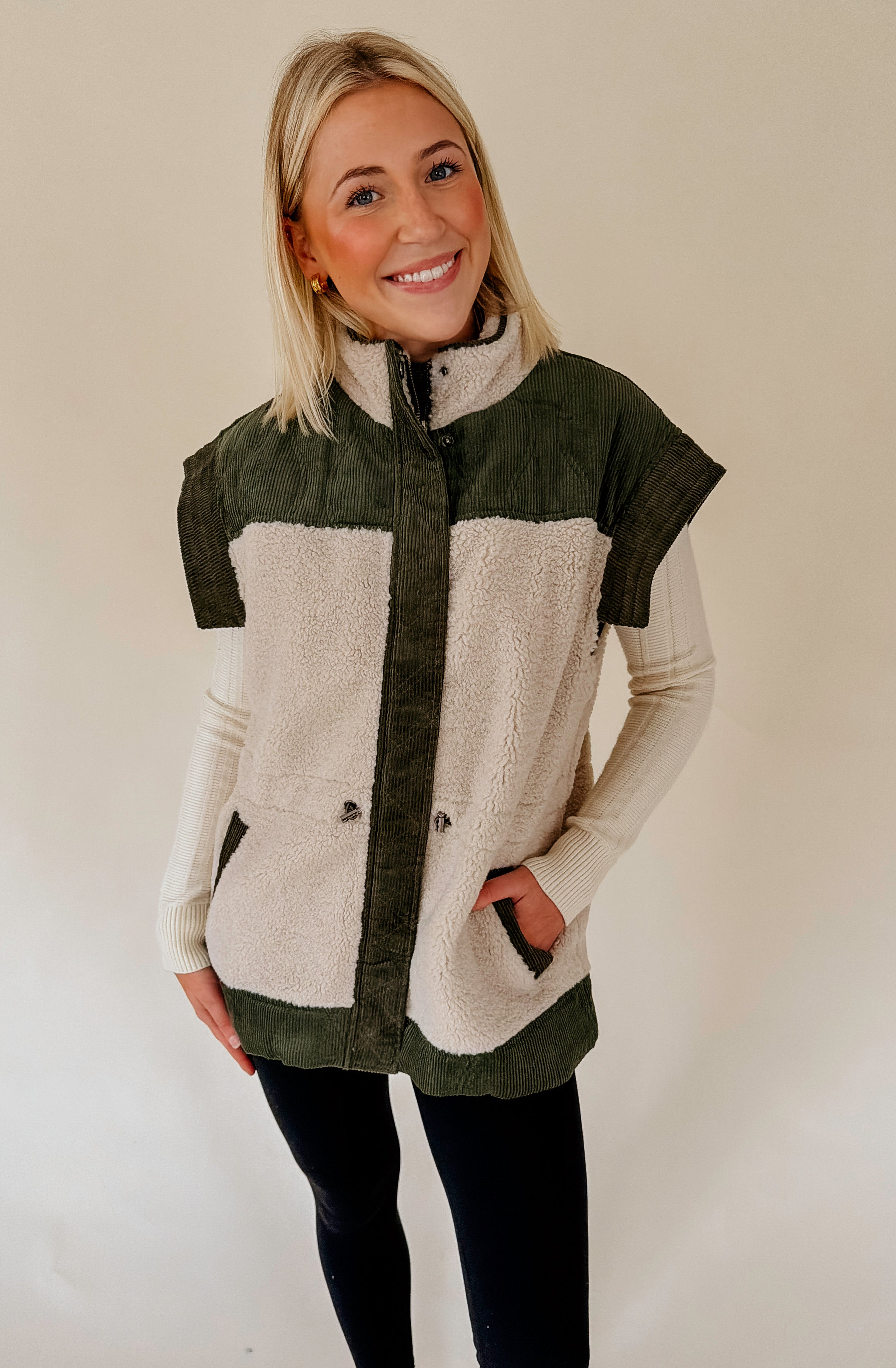 MOUNTAIN VIEW SHERPA VEST