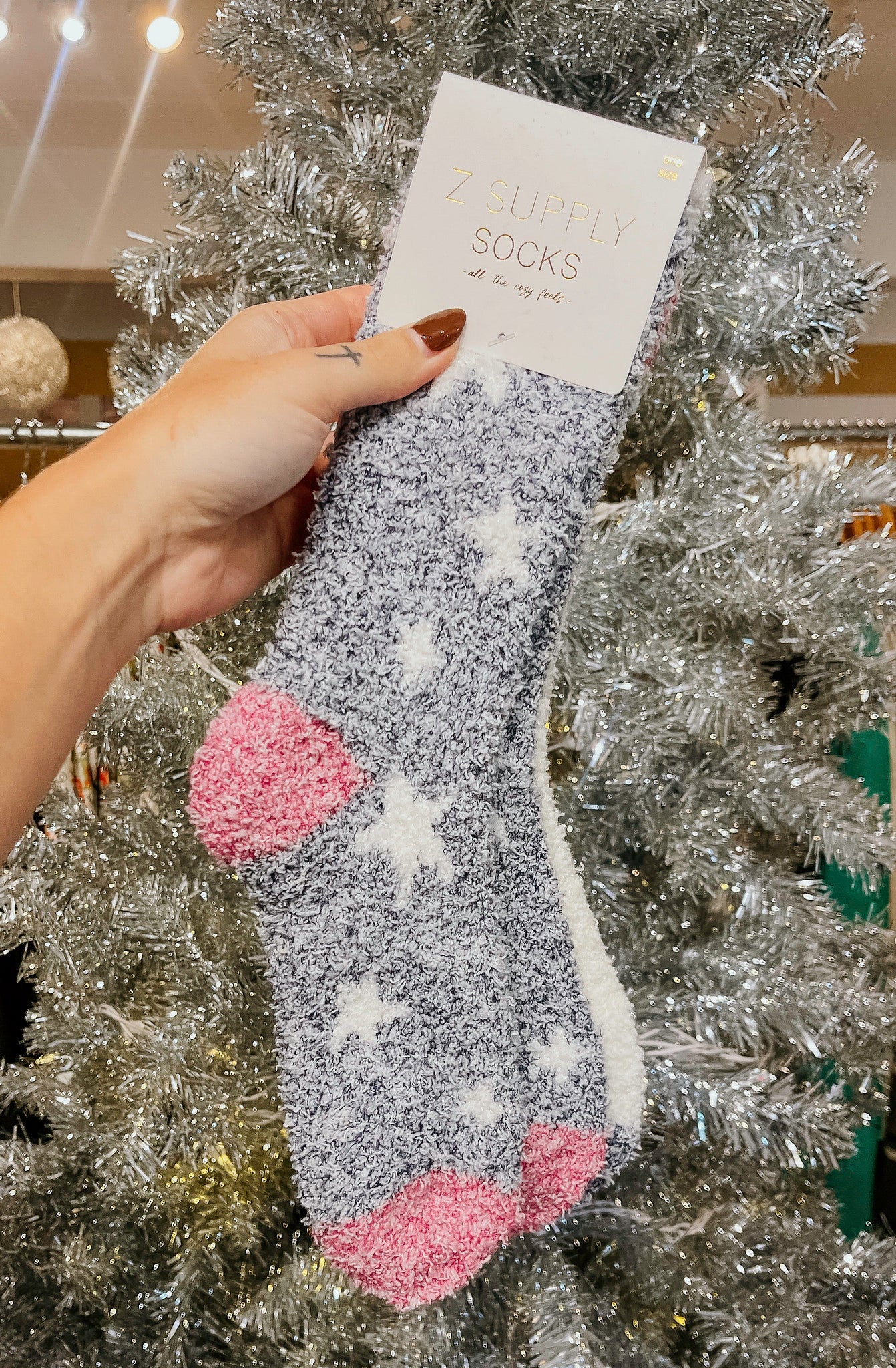 Z SUPPLY 2 PACK PLUSH SOCKS