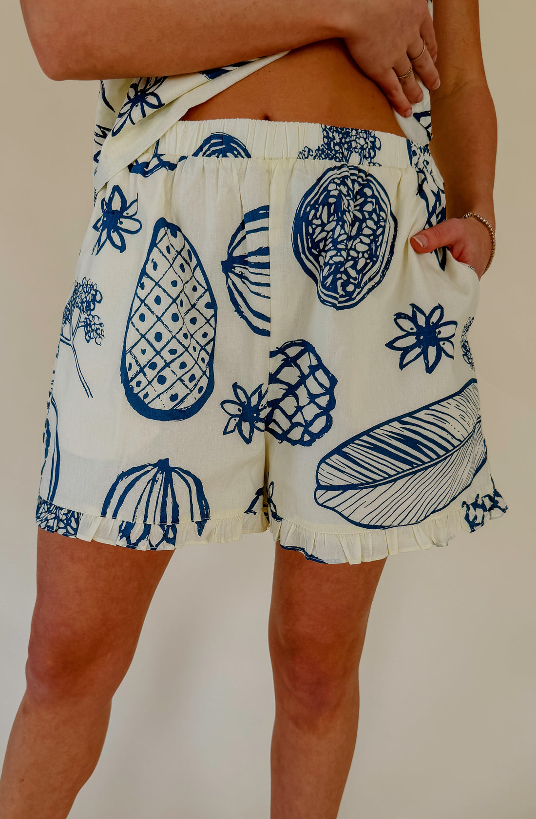 SEA YA LATER ELASTIC WAIST SHORTS