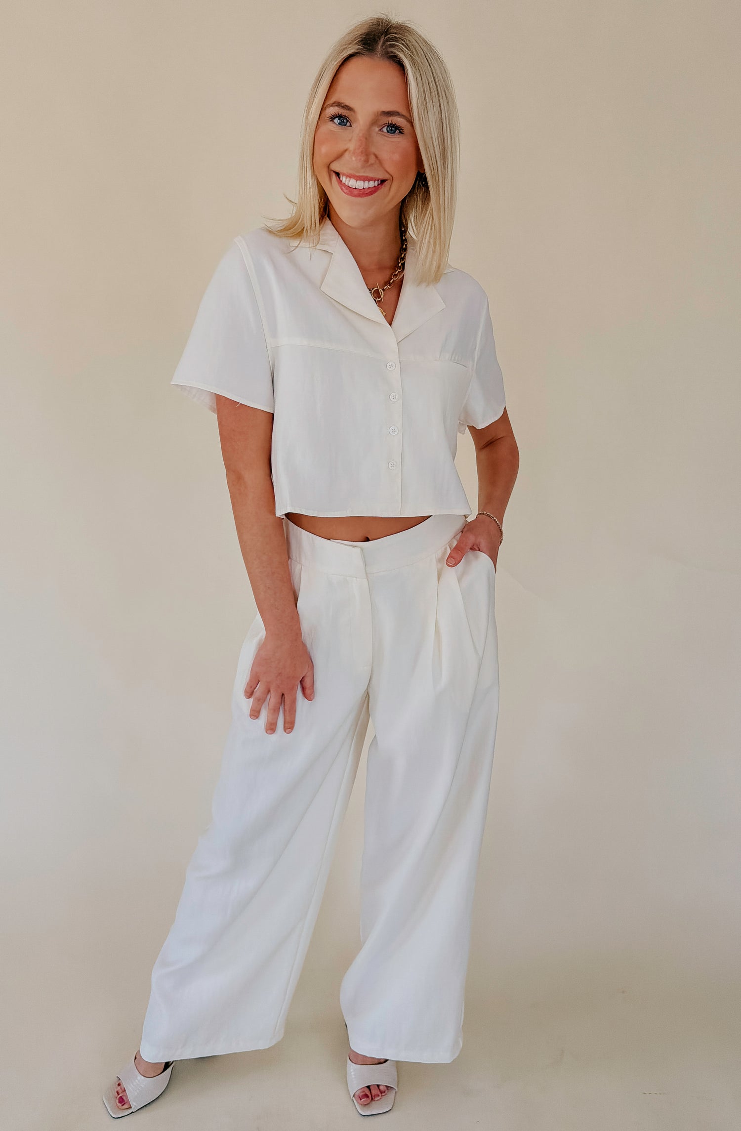 TAKING CARE OF BUSINESS CROPPED BLOUSE